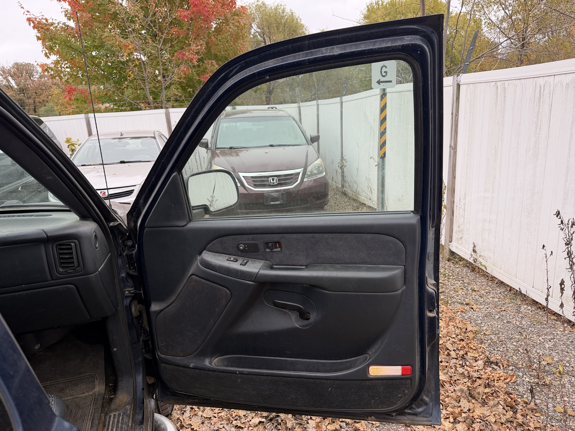 2001 chevrolet silverado-1500 ext.-cab-short-bed-4wd with 199070 miles for sale near Elk River, Minnesota 106784_32_passenger_door_panel.jpg