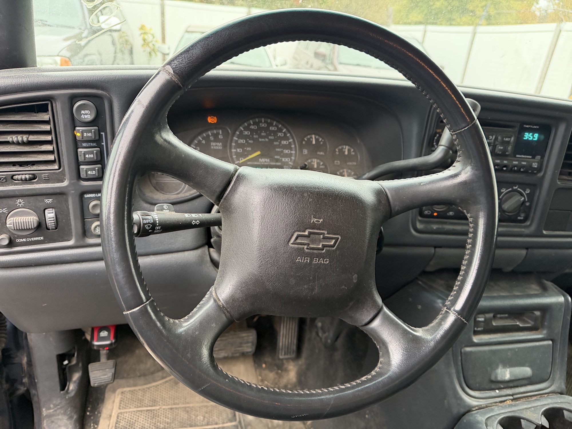 2001 chevrolet silverado-1500 ext.-cab-short-bed-4wd with 199070 miles for sale near Elk River, Minnesota 106784_36_steering_wheel.jpg