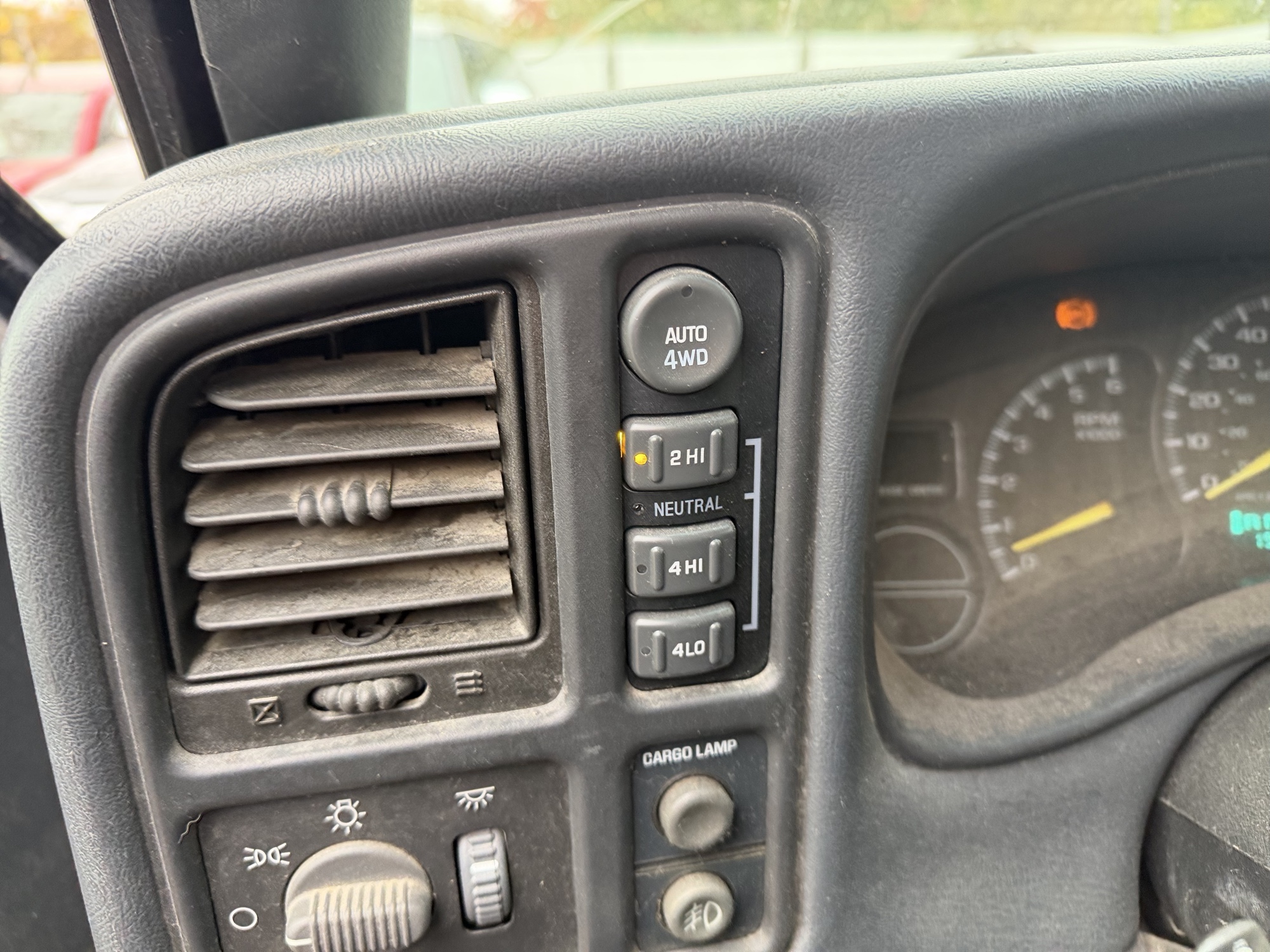 2001 chevrolet silverado-1500 ext.-cab-short-bed-4wd with 199070 miles for sale near Elk River, Minnesota 106784_38_4x4_switch.jpg
