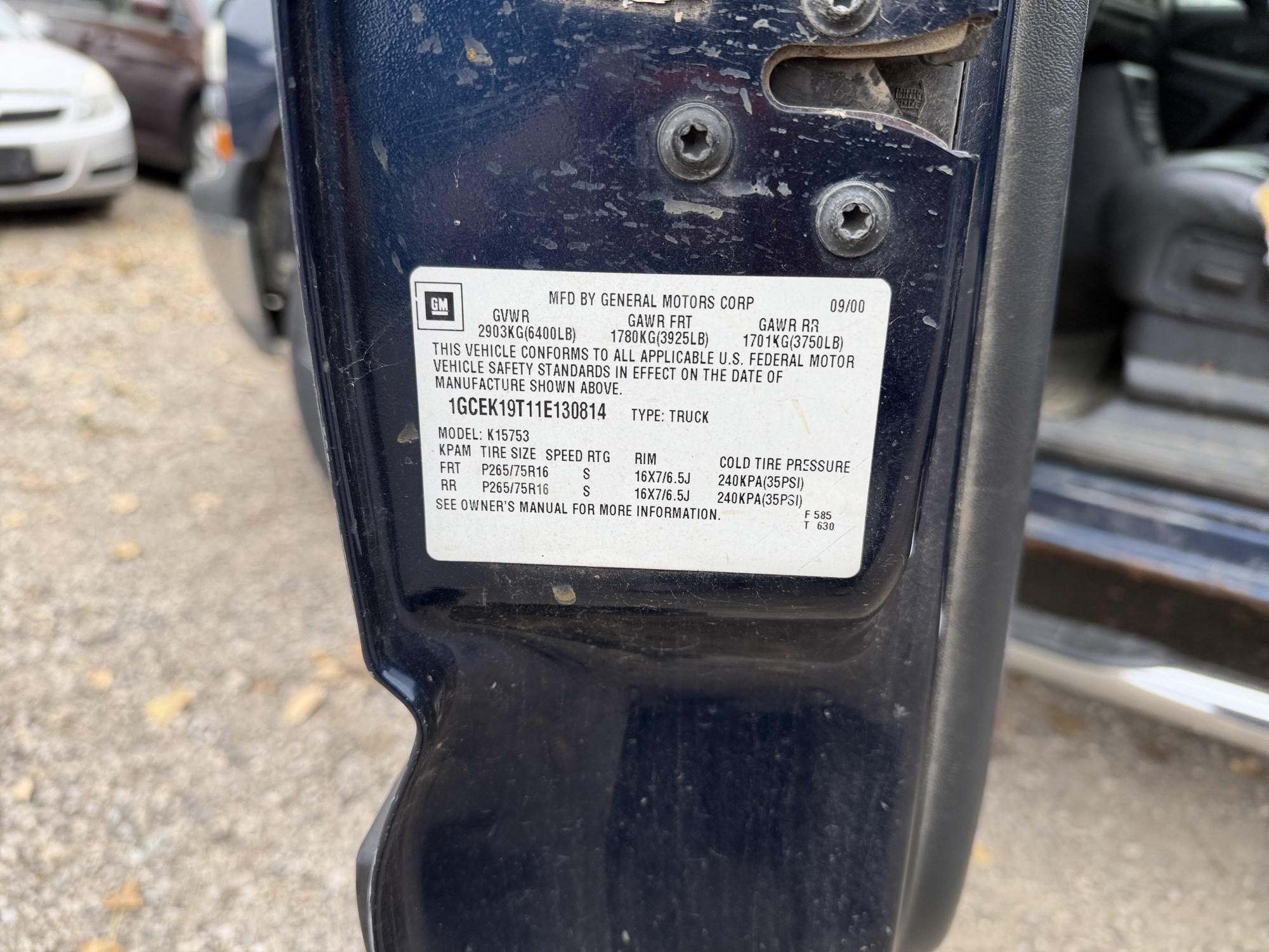 2001 chevrolet silverado-1500 ext.-cab-short-bed-4wd with 199070 miles for sale near Elk River, Minnesota 106784_47_door_vin_sticker.jpg