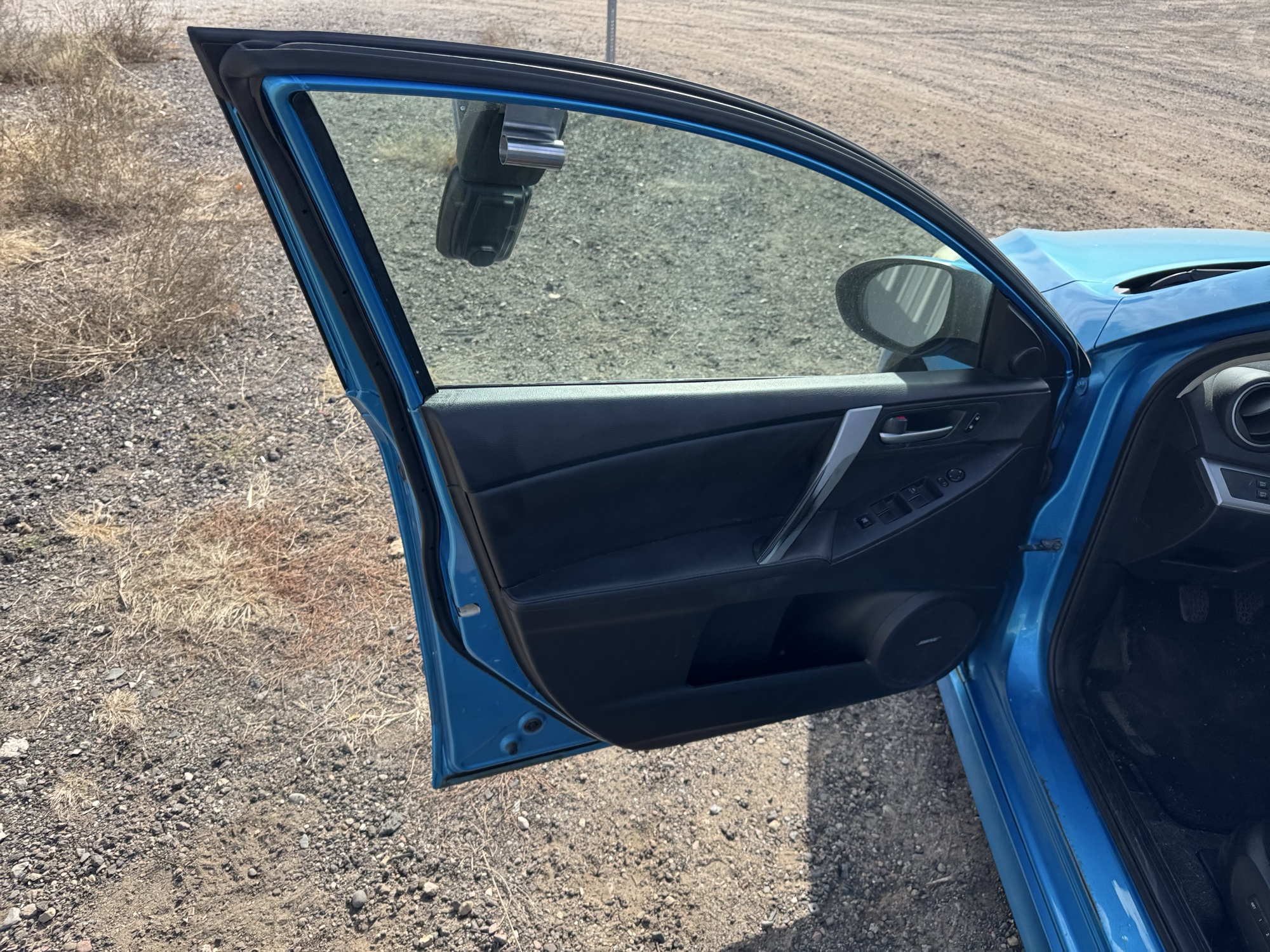 2010 mazda mazda3 s-grand-touring-5-door with 223659 miles for sale near Elk River, Minnesota 106785_23_driver_door_panel.jpg