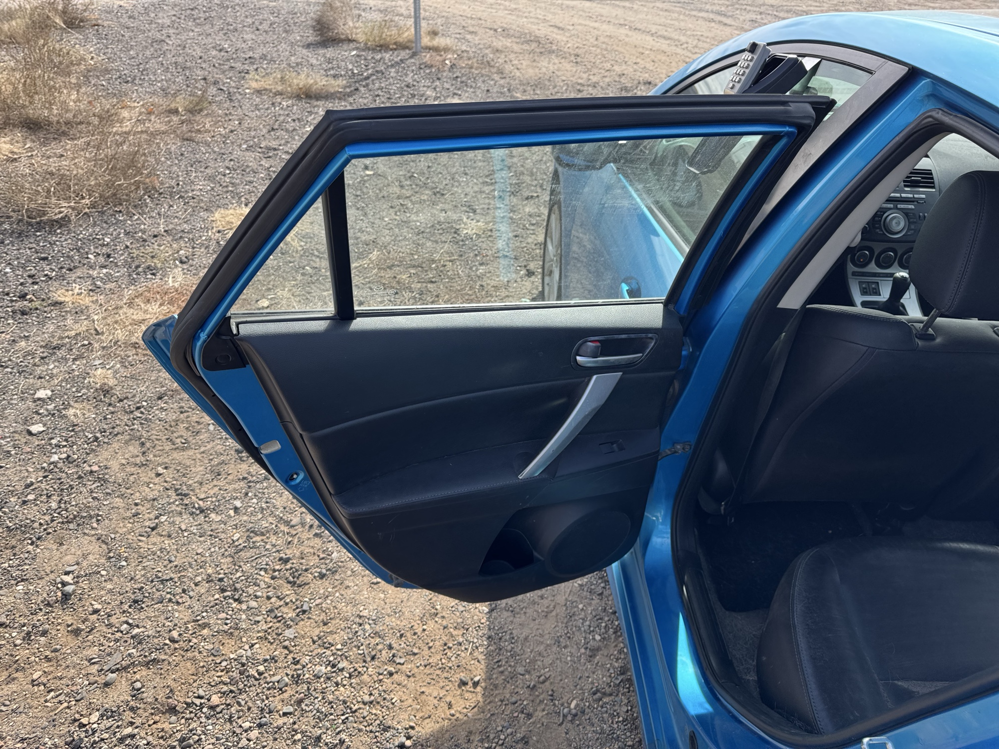 2010 mazda mazda3 s-grand-touring-5-door with 223659 miles for sale near Elk River, Minnesota 106785_25_drv_rear_door_panel.jpg