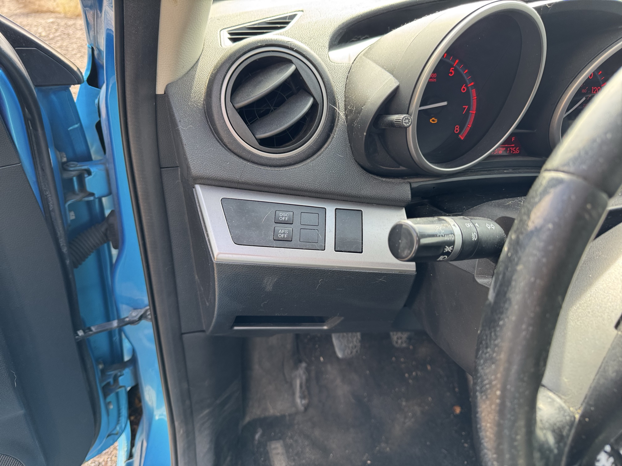2010 mazda mazda3 s-grand-touring-5-door with 223659 miles for sale near Elk River, Minnesota 106785_37_left_of_steering_wheel.jpg