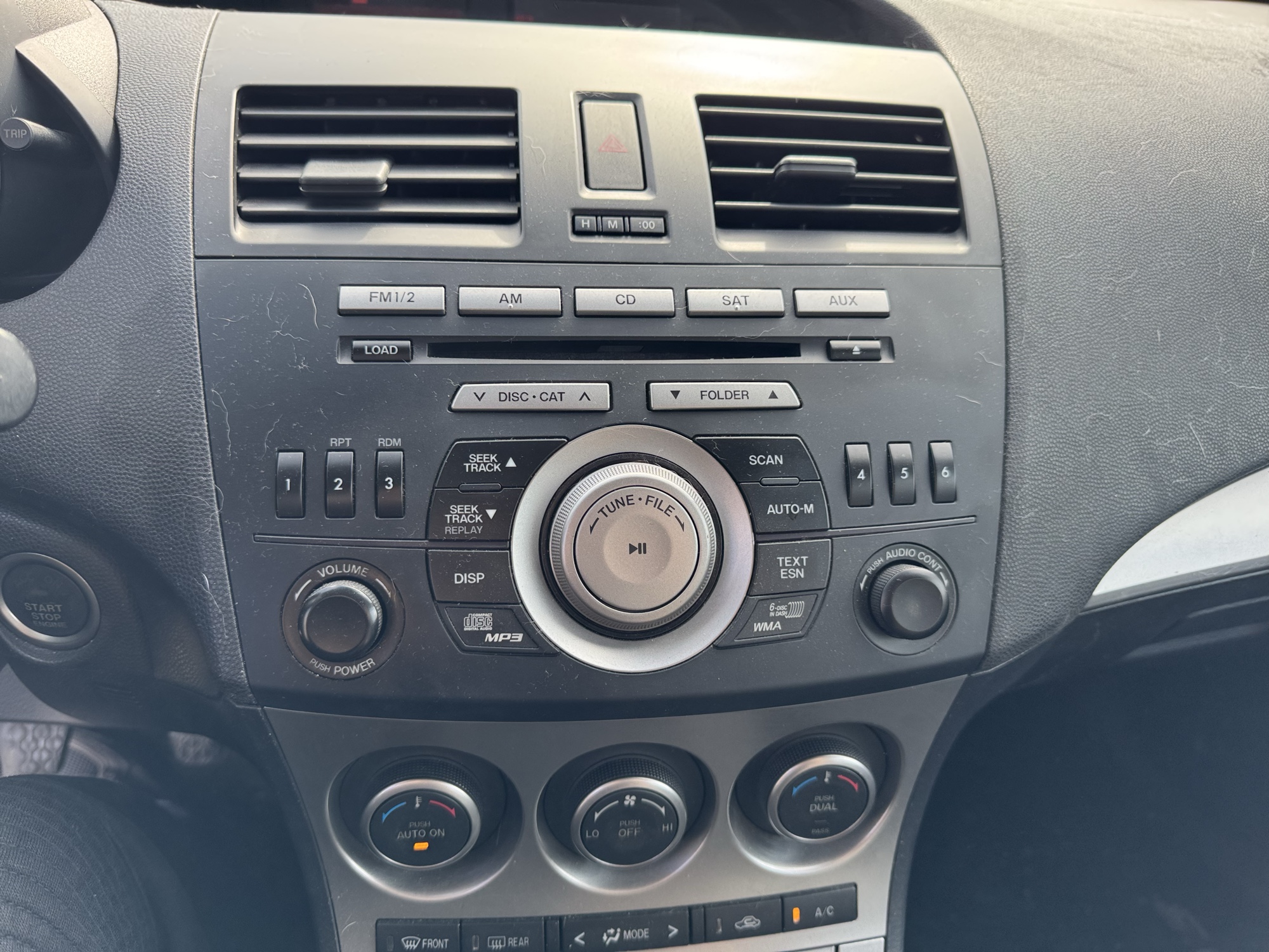 2010 mazda mazda3 s-grand-touring-5-door with 223659 miles for sale near Elk River, Minnesota 106785_39_radio_closeup.jpg