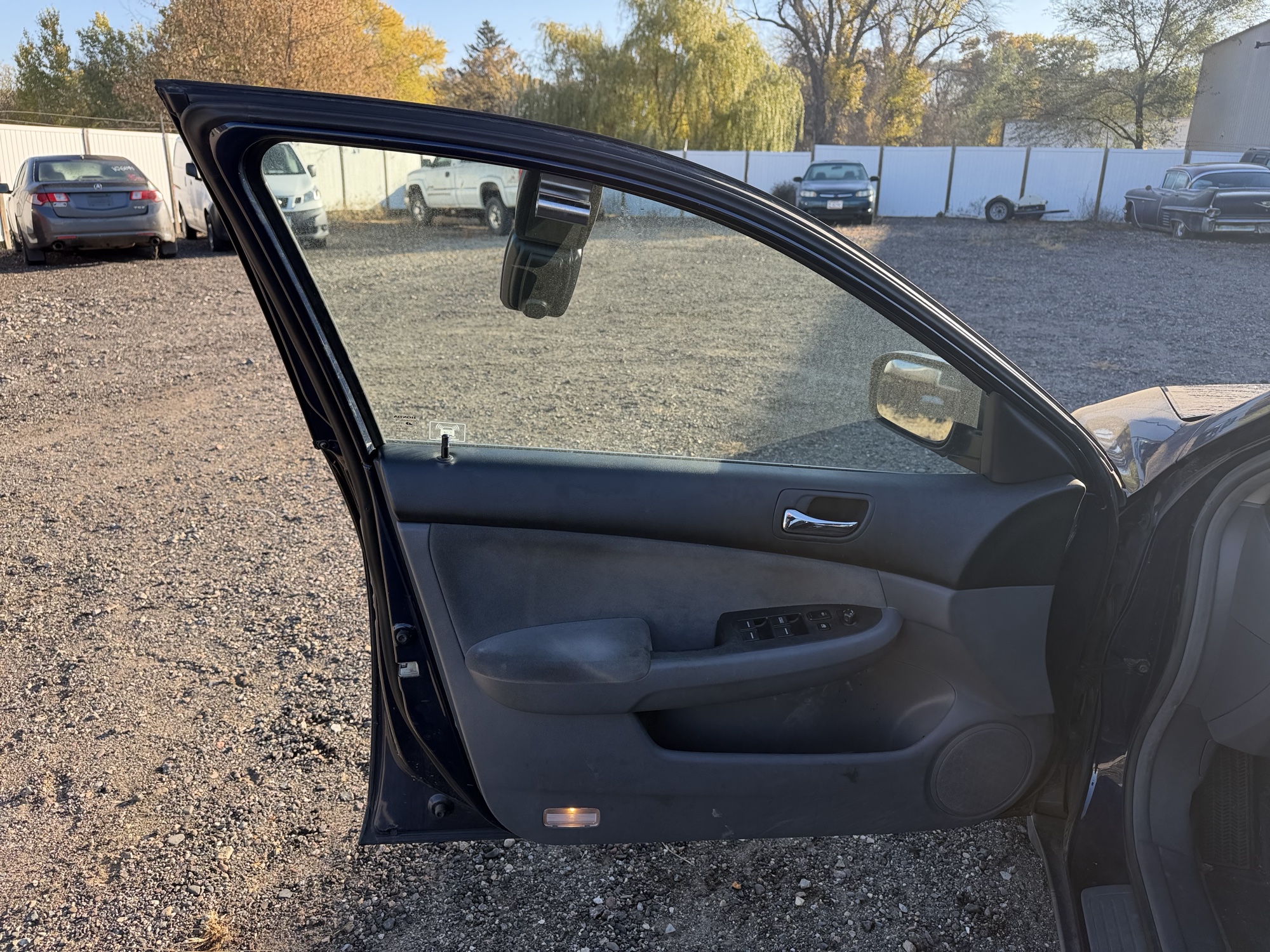 2007 honda accord se with 174662 miles for sale near Elk River, Minnesota 106786_23_driver_door_panel.jpg