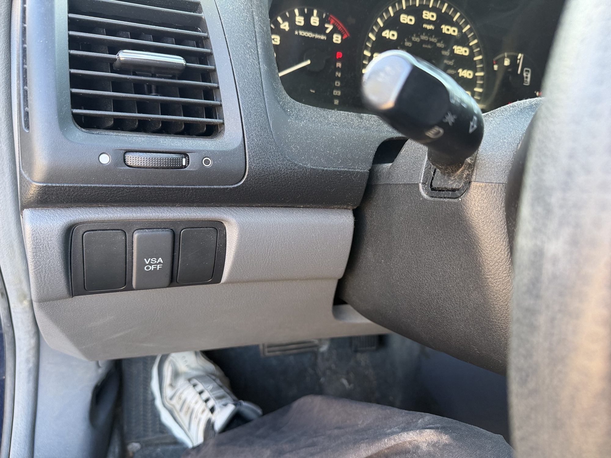 2007 honda accord se with 174662 miles for sale near Elk River, Minnesota 106786_37_left_of_steering_wheel.jpg