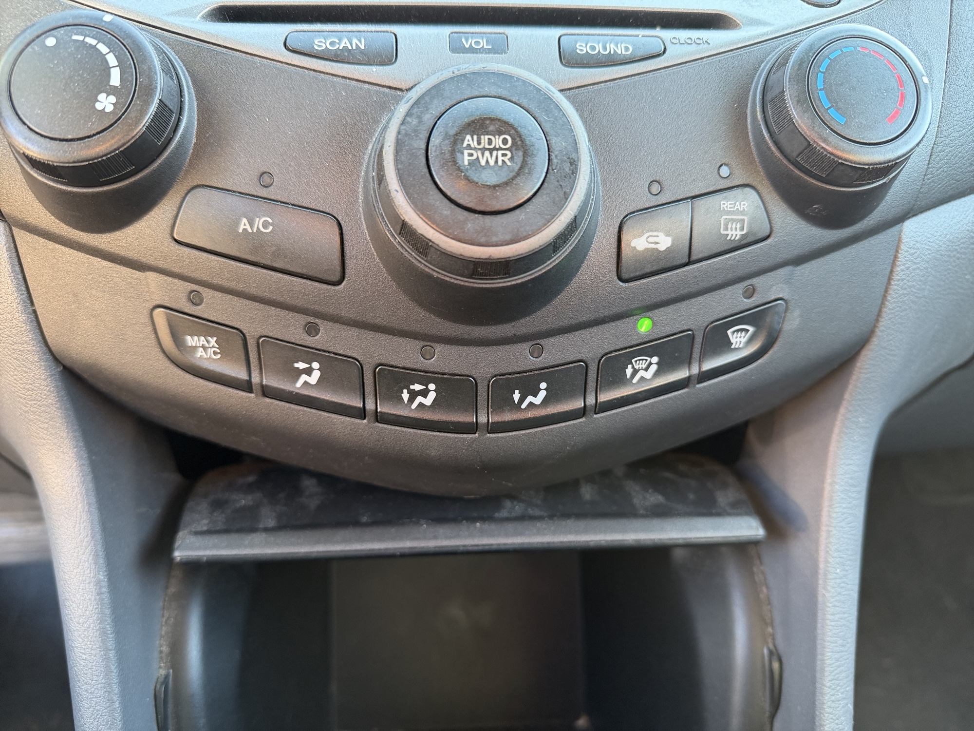 2007 honda accord se with 174662 miles for sale near Elk River, Minnesota 106786_40_climate_control.jpg