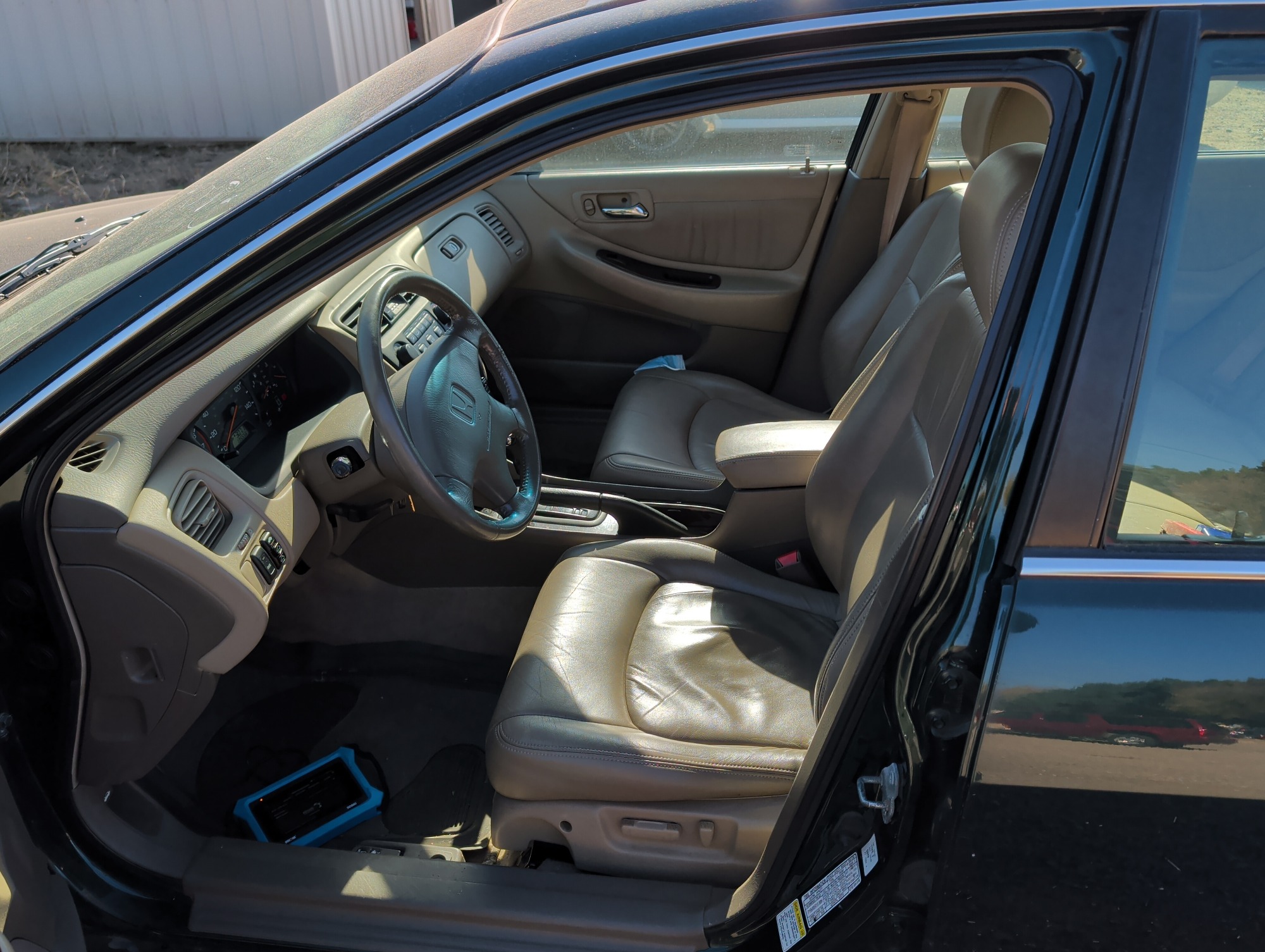 2000 honda accord ex-sedan with 135556 miles for sale near Elk River, Minnesota 106787_22_driver_seat.jpg