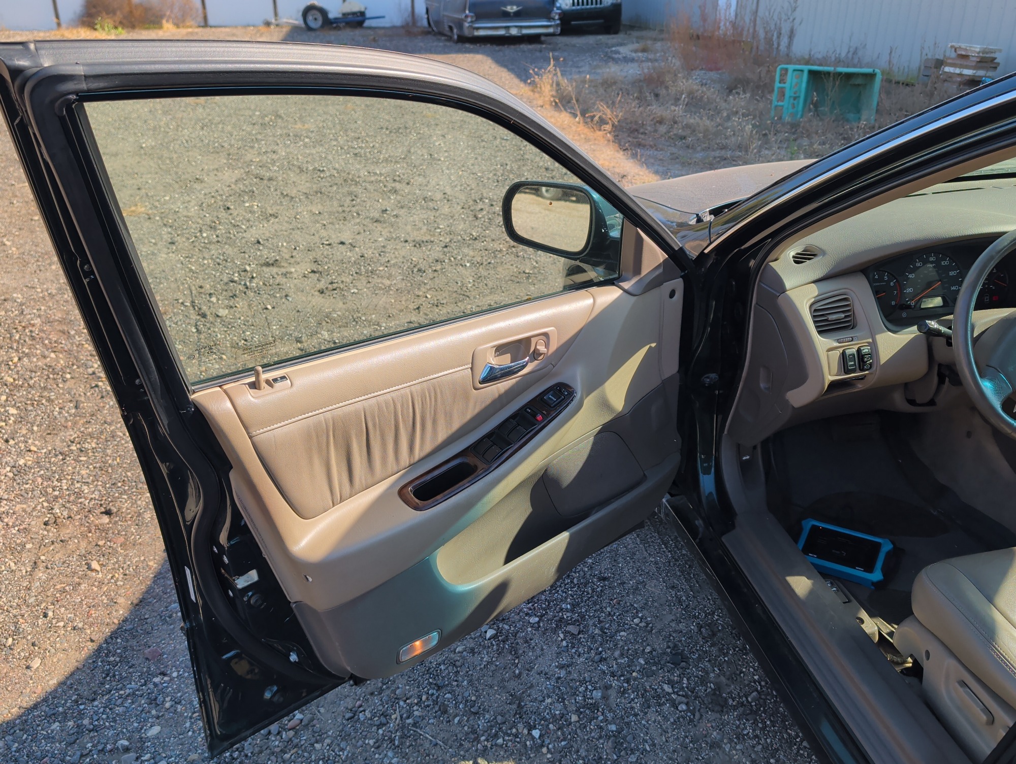 2000 honda accord ex-sedan with 135556 miles for sale near Elk River, Minnesota 106787_23_driver_door_panel.jpg