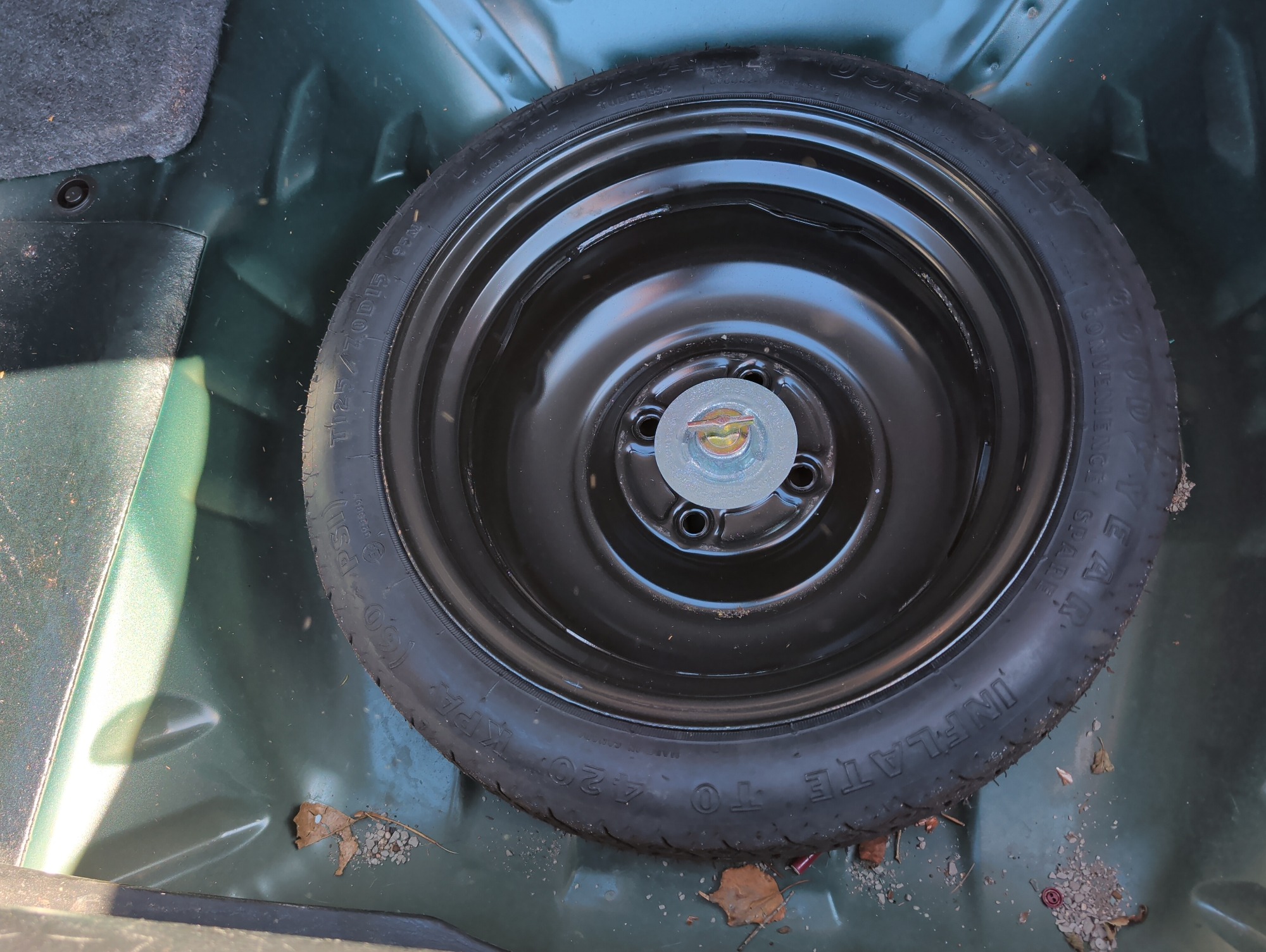 2000 honda accord ex-sedan with 135556 miles for sale near Elk River, Minnesota 106787_27_spare_tire.jpg