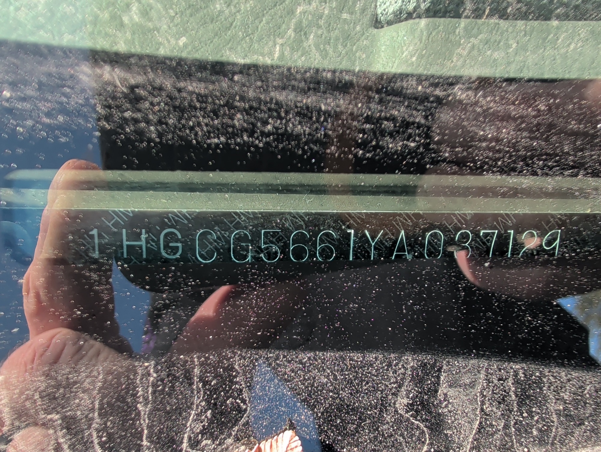2000 honda accord ex-sedan with 135556 miles for sale near Elk River, Minnesota 106787_48_windshield_vin_plate.jpg