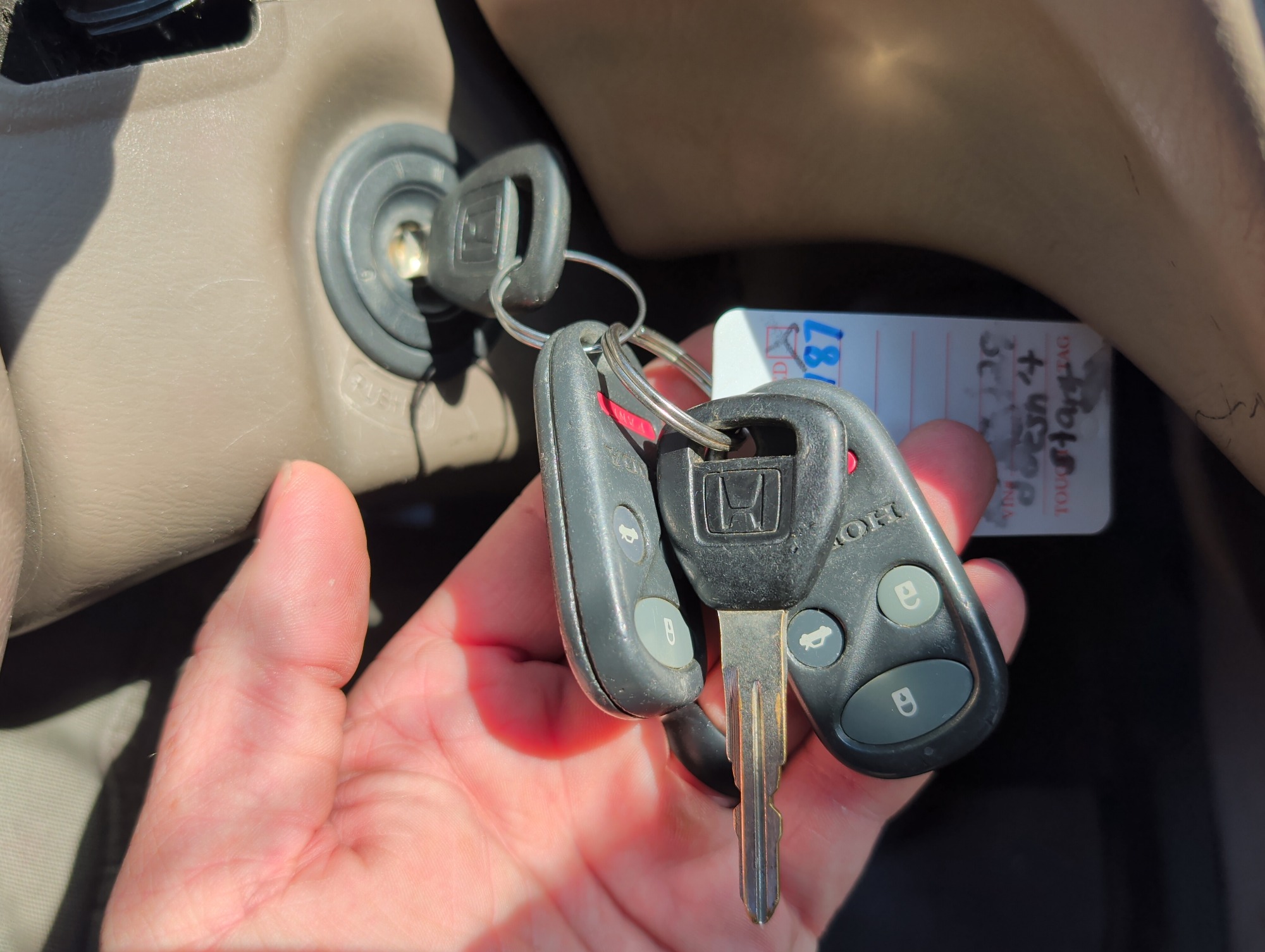 2000 honda accord ex-sedan with 135556 miles for sale near Elk River, Minnesota 106787_51_keys.jpg