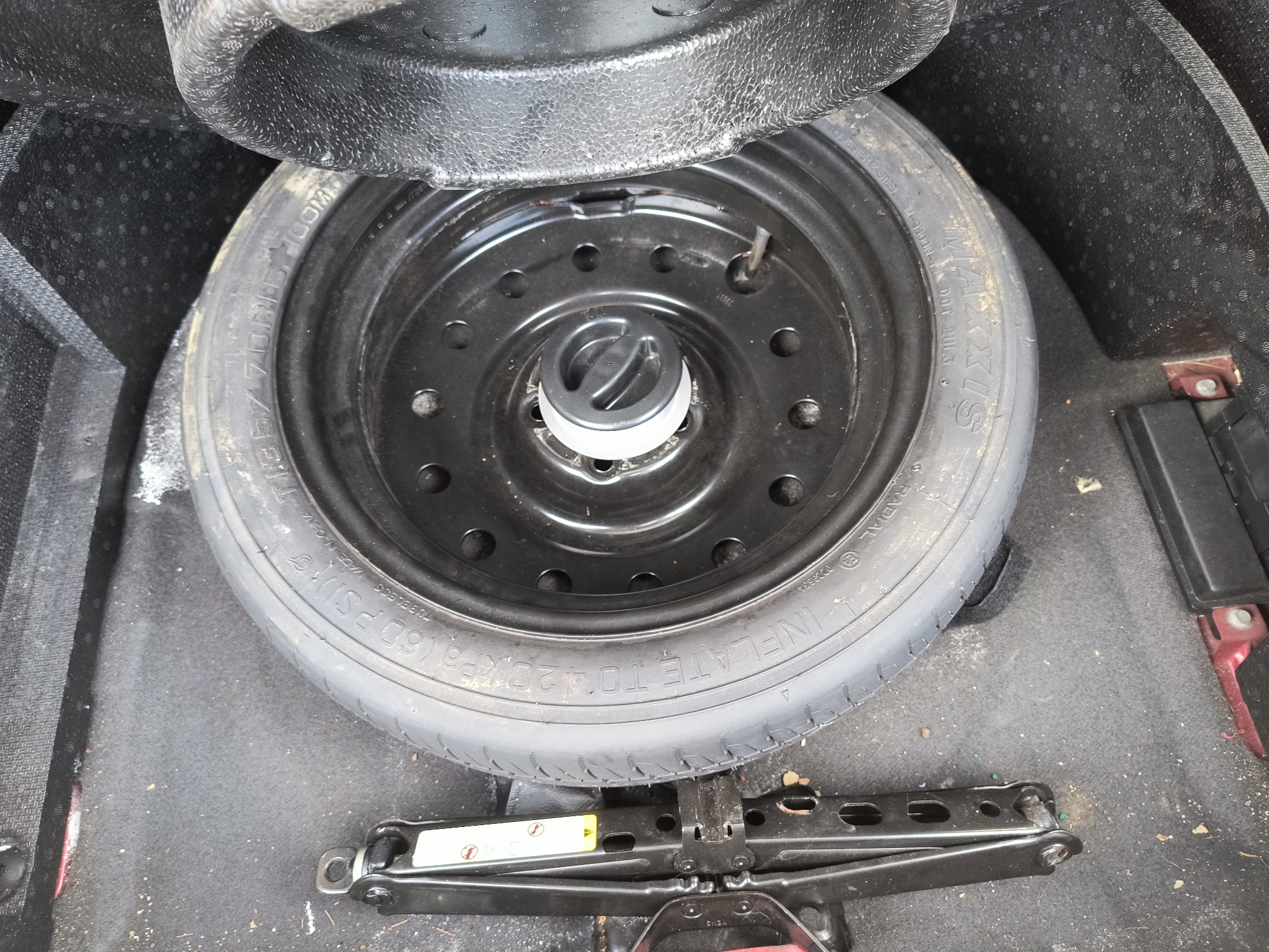 2008 saturn vue fwd-v6-xr with 84317 miles for sale near Elk River, Minnesota 106788_27_spare_tire.jpg