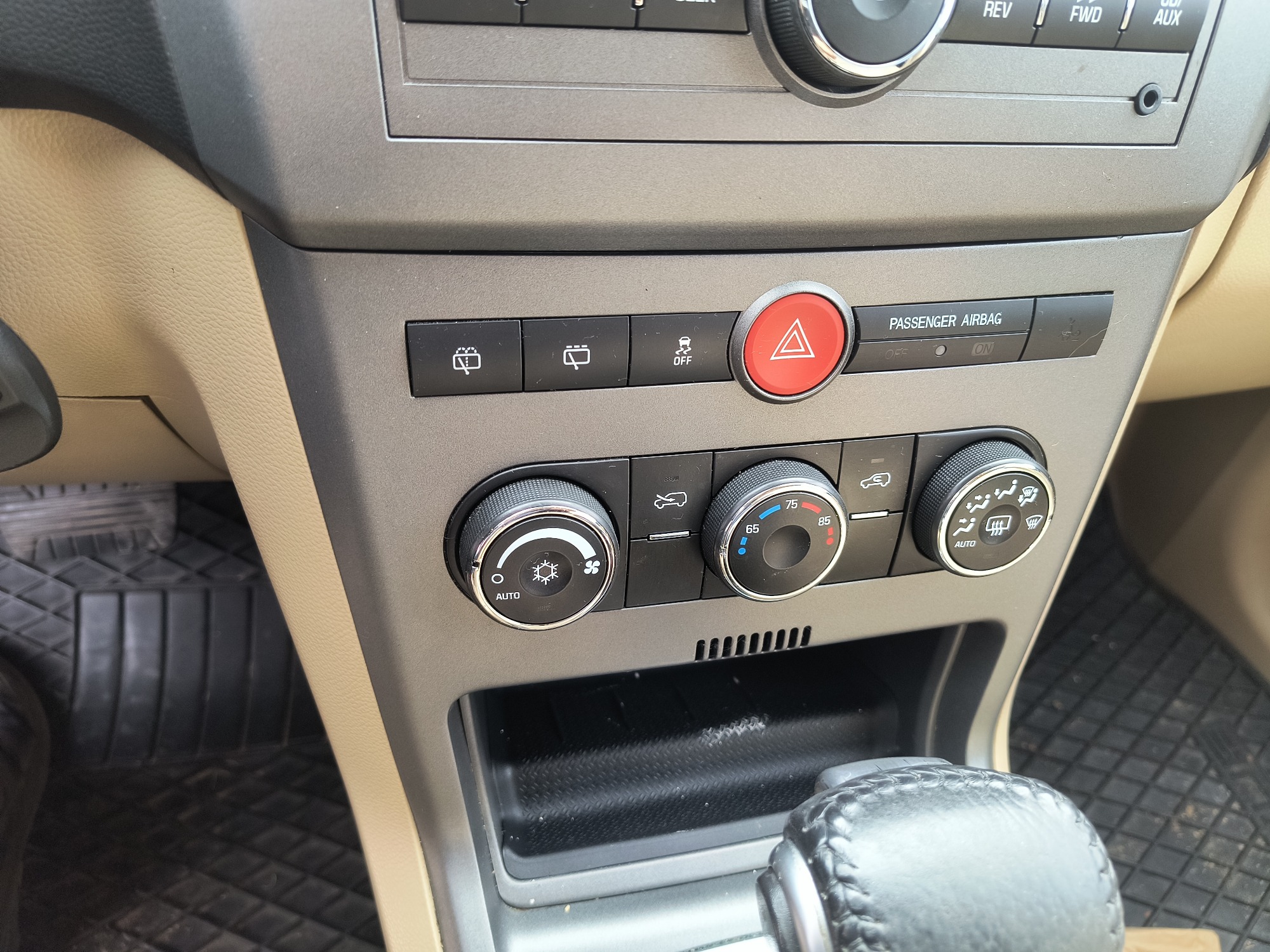 2008 saturn vue fwd-v6-xr with 84317 miles for sale near Elk River, Minnesota 106788_40_climate_control.jpg