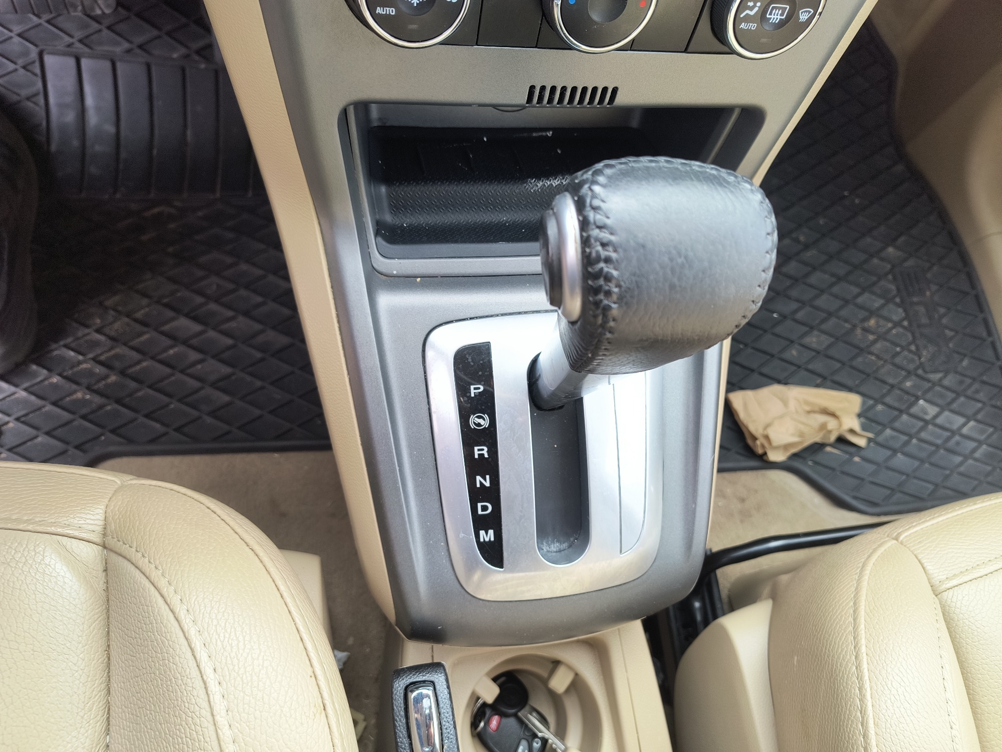2008 saturn vue fwd-v6-xr with 84317 miles for sale near Elk River, Minnesota 106788_41_shifter.jpg