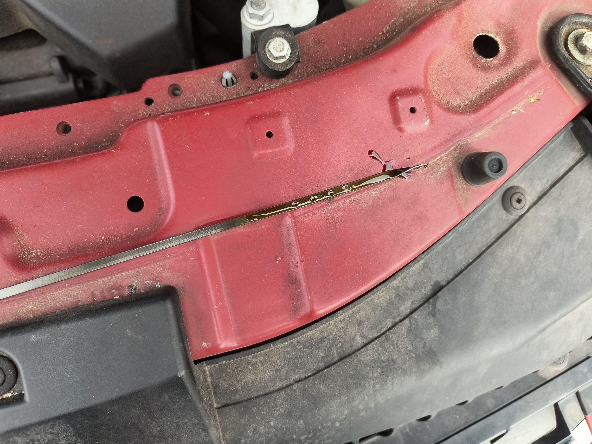 2008 saturn vue fwd-v6-xr with 84317 miles for sale near Elk River, Minnesota 106788_50_oil_dipstick.jpg
