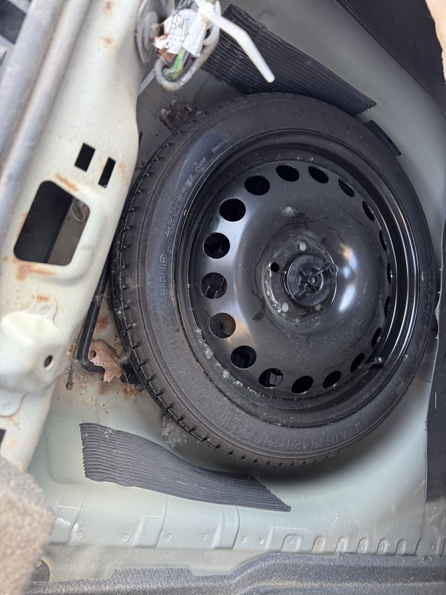 2012 chevrolet sonic 2lt-sedan with 151229 miles for sale near Elk River, Minnesota 106789_27_spare_tire.jpg