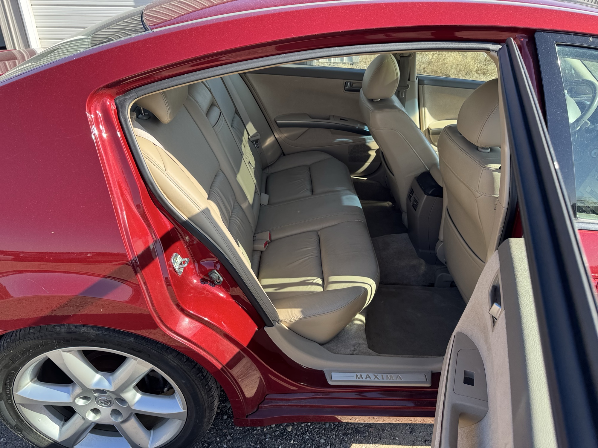 2004 nissan maxima se with 64495 miles for sale near Elk River, Minnesota 106792_28_pass_rear_seat.jpg
