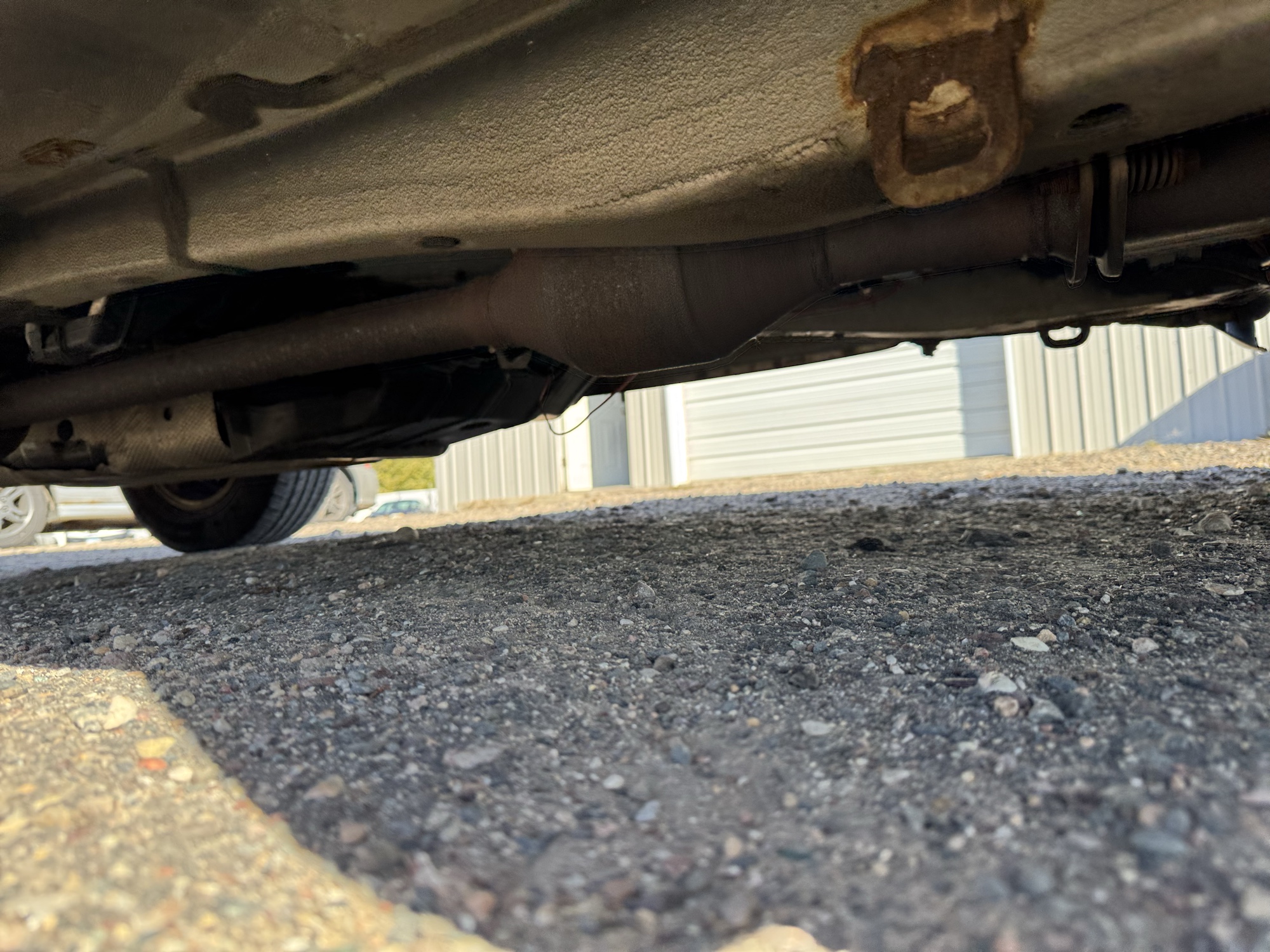 2005 toyota highlander v6-2wd with 263486 miles for sale near Elk River, Minnesota 106793_21_undercar_pass_side.jpg
