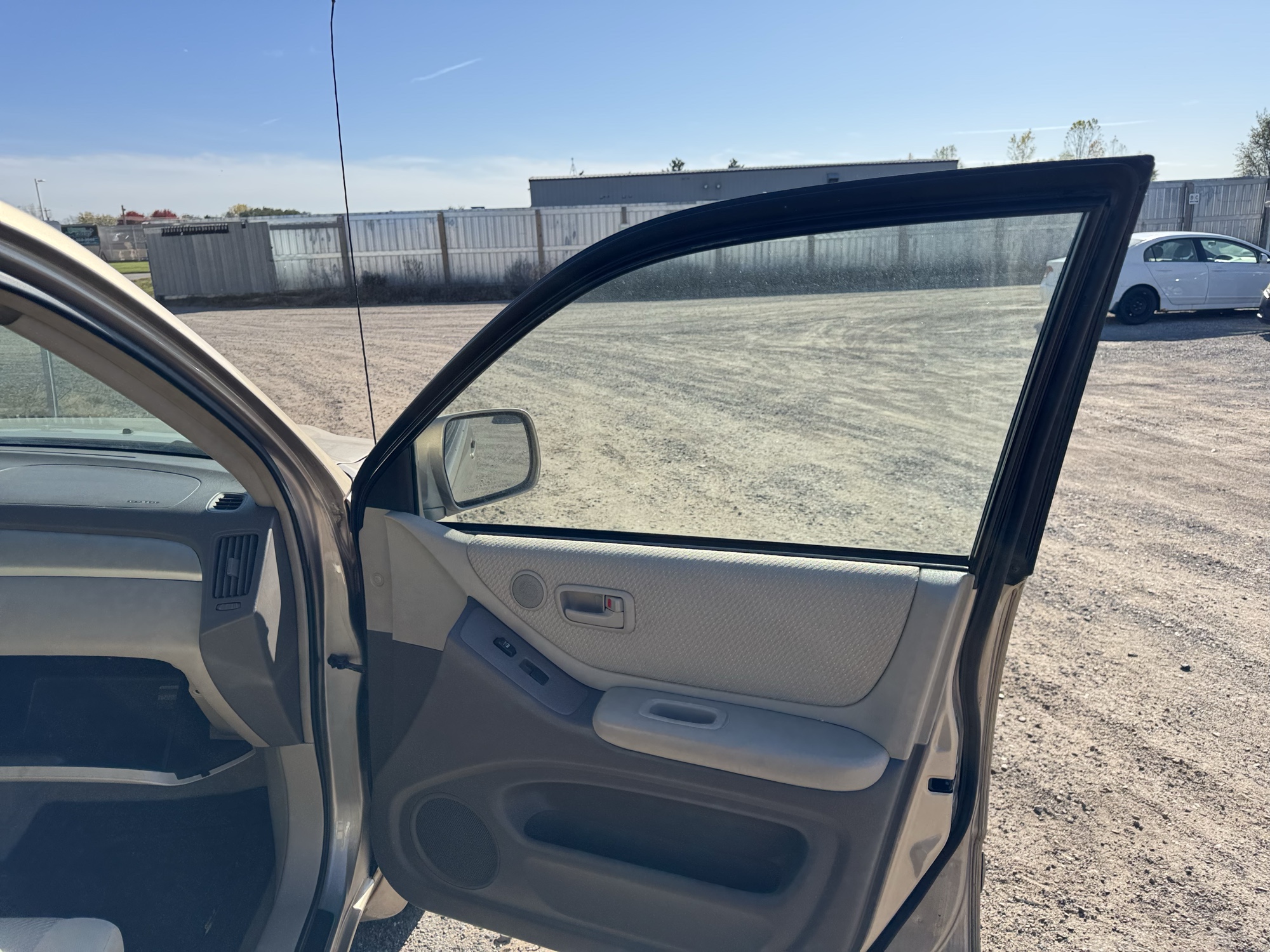 2005 toyota highlander v6-2wd with 263486 miles for sale near Elk River, Minnesota 106793_32_passenger_door_panel.jpg