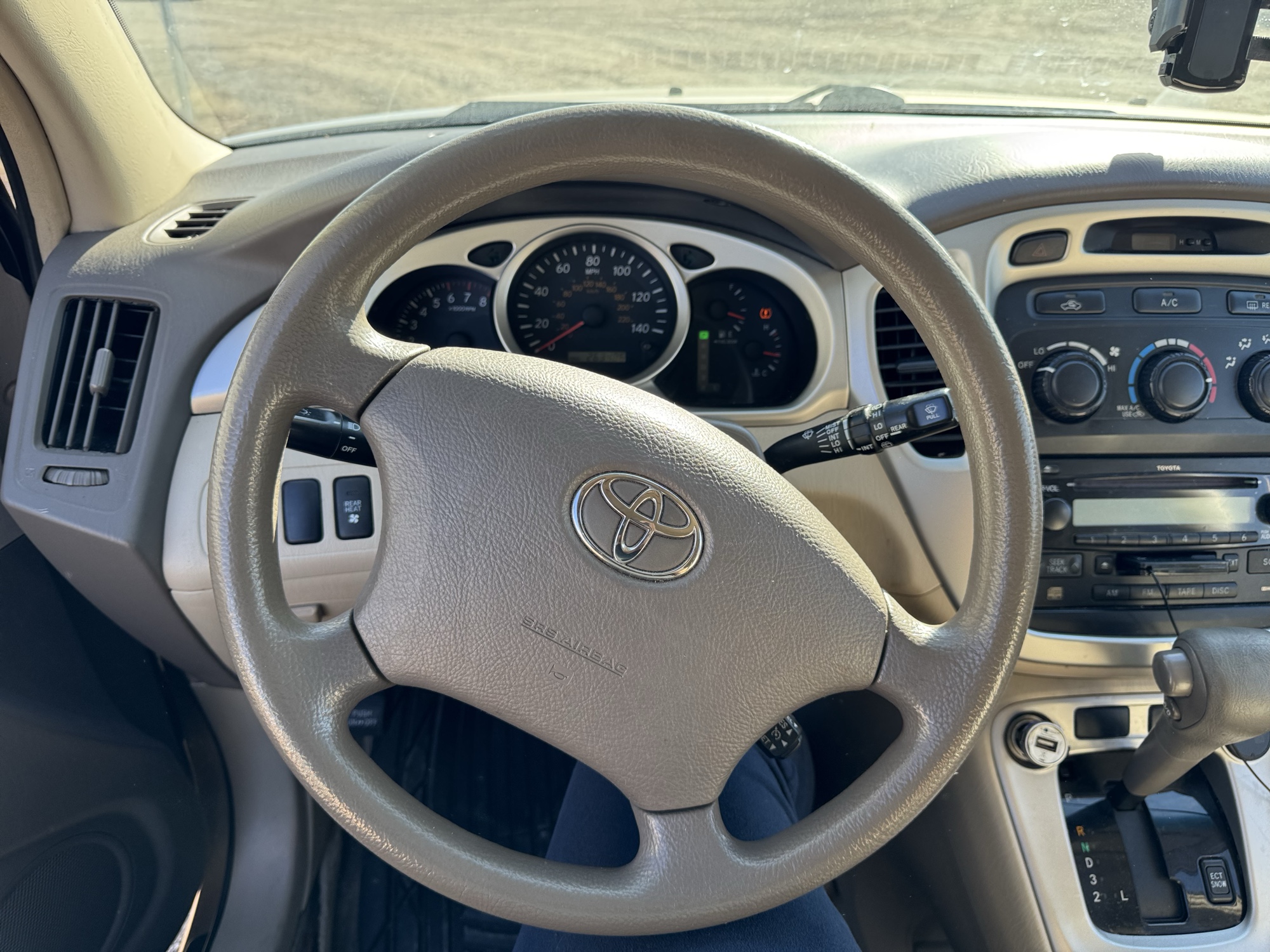 2005 toyota highlander v6-2wd with 263486 miles for sale near Elk River, Minnesota 106793_36_steering_wheel.jpg
