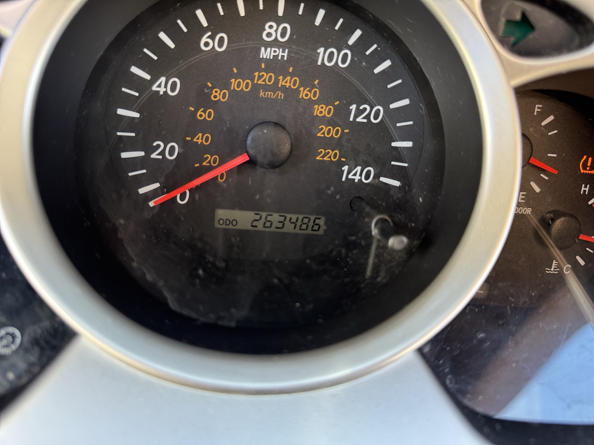 2005 toyota highlander v6-2wd with 263486 miles for sale near Elk River, Minnesota 106793_44_mileage_closeup.jpg