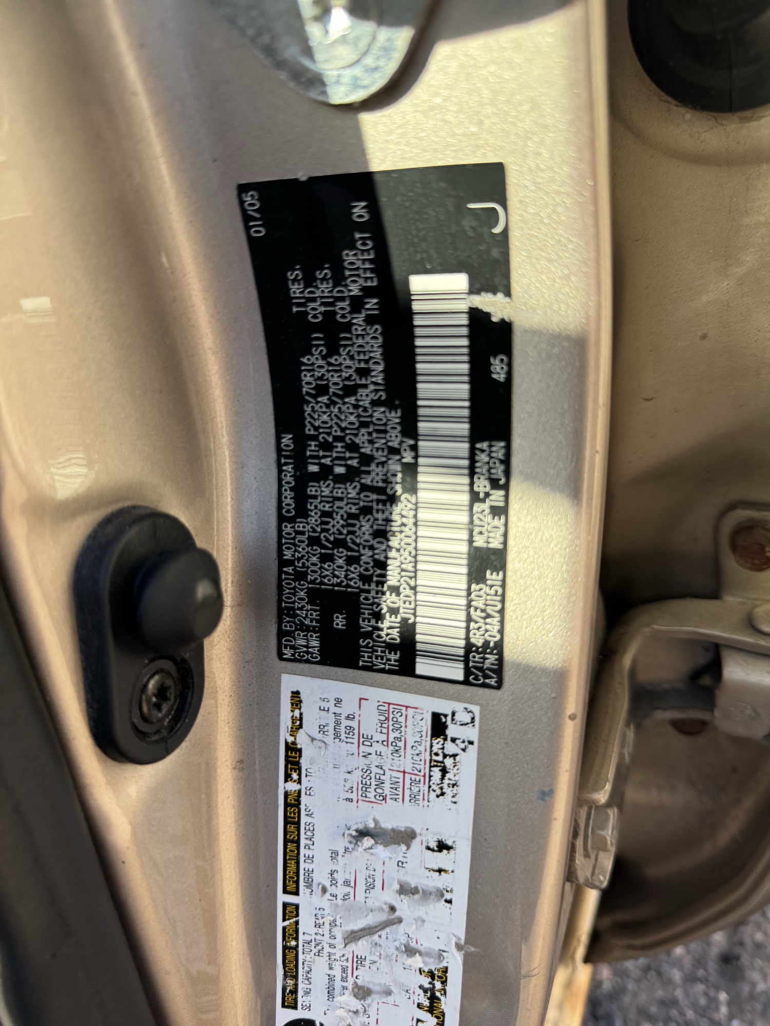 2005 toyota highlander v6-2wd with 263486 miles for sale near Elk River, Minnesota 106793_47_door_vin_sticker.jpg