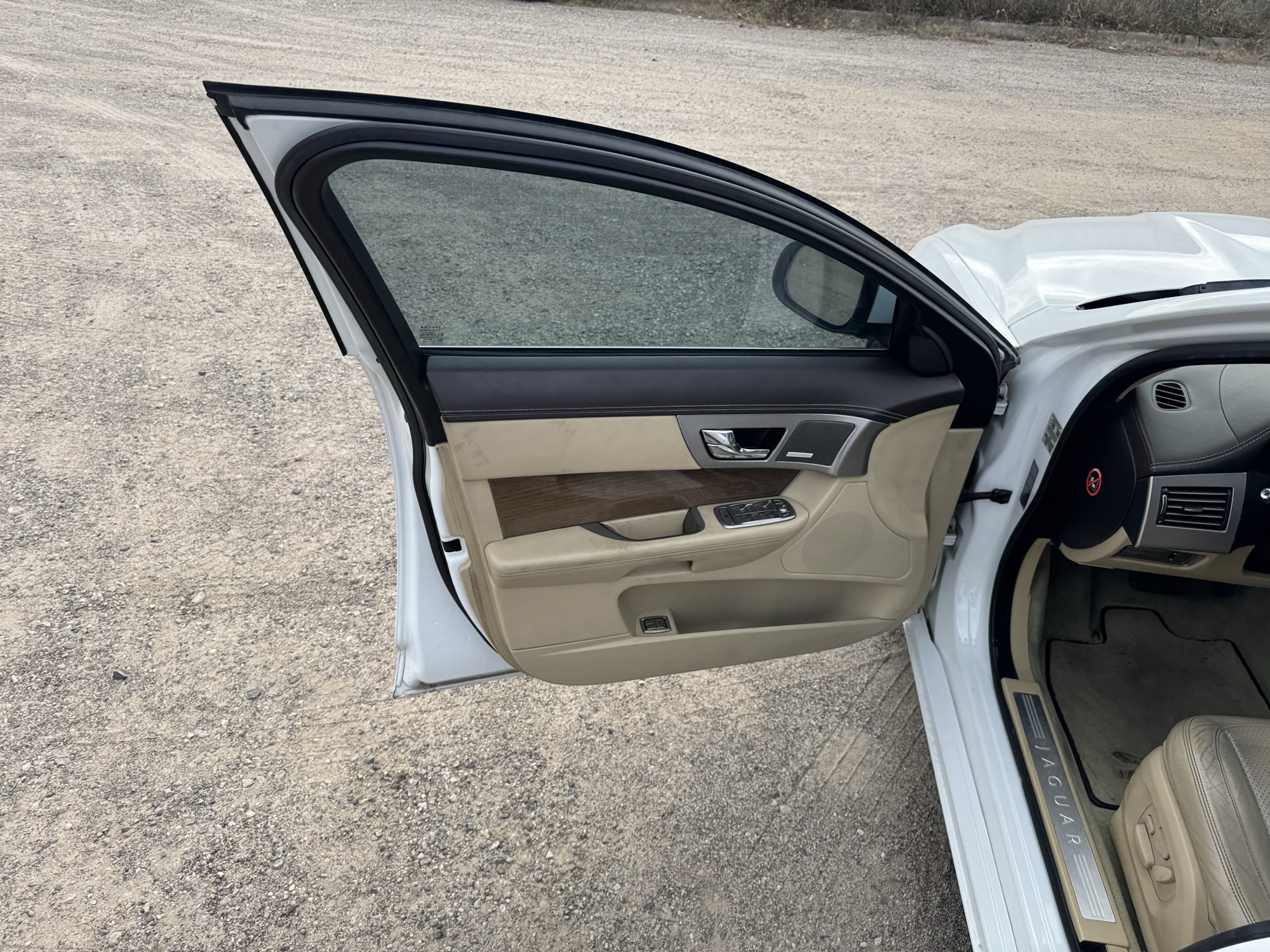 2011 jaguar xf-series xf-supercharged with 150511 miles for sale near Elk River, Minnesota 106794_23_driver_door_panel.jpg