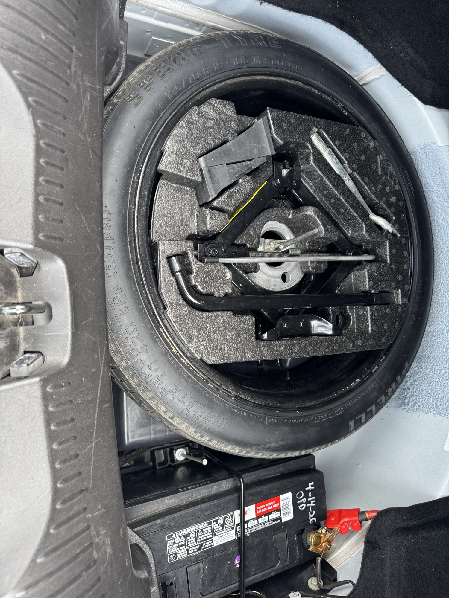 2011 jaguar xf-series xf-supercharged with 150511 miles for sale near Elk River, Minnesota 106794_27_spare_tire.jpg