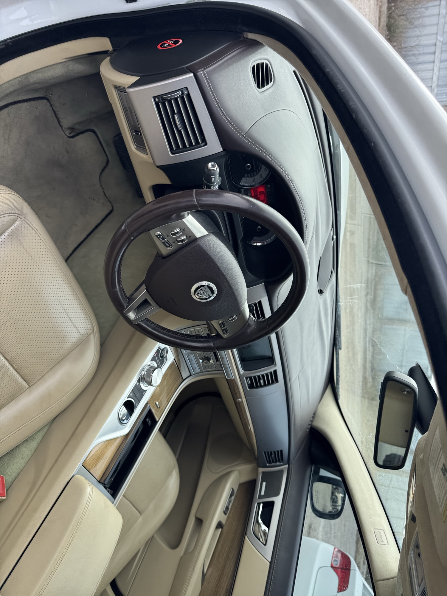 2011 jaguar xf-series xf-supercharged with 150511 miles for sale near Elk River, Minnesota 106794_33_dash_from_driver.jpg