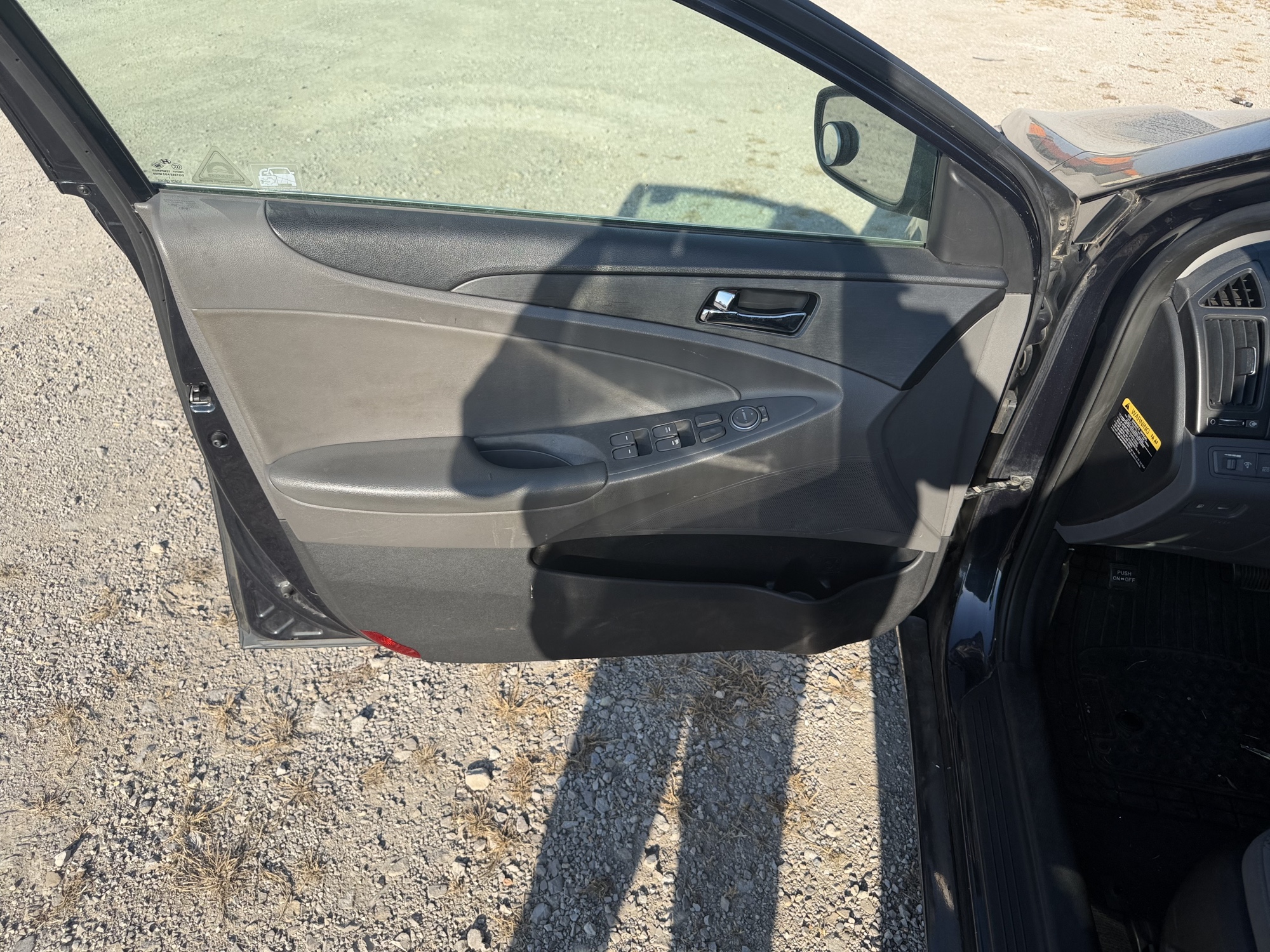 2012 hyundai sonata gls-manual with 248219 miles for sale near St. Louis, Missouri 106795_23_driver_door_panel.jpg