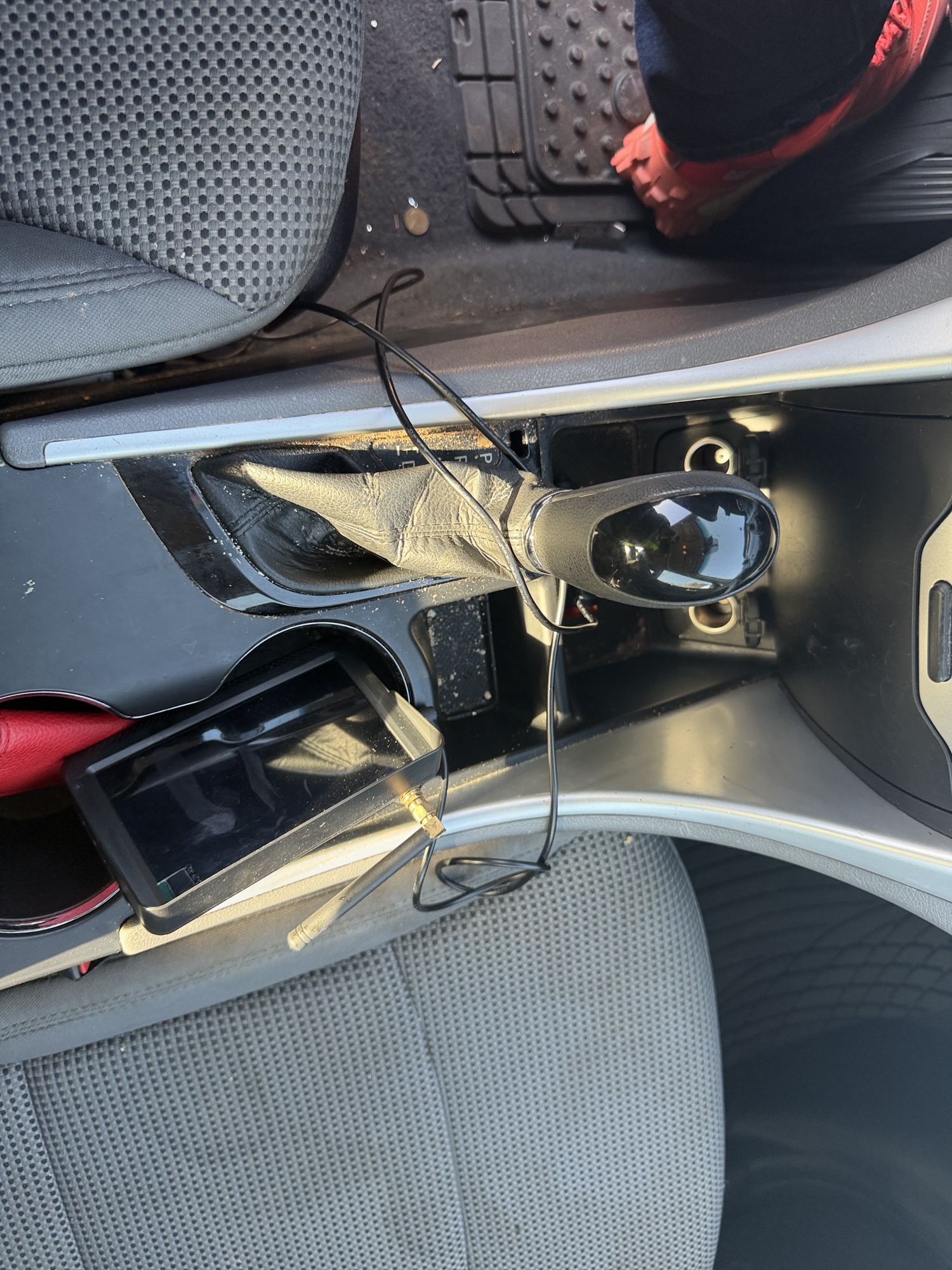 2012 hyundai sonata gls-manual with 248219 miles for sale near St. Louis, Missouri 106795_41_shifter.jpg