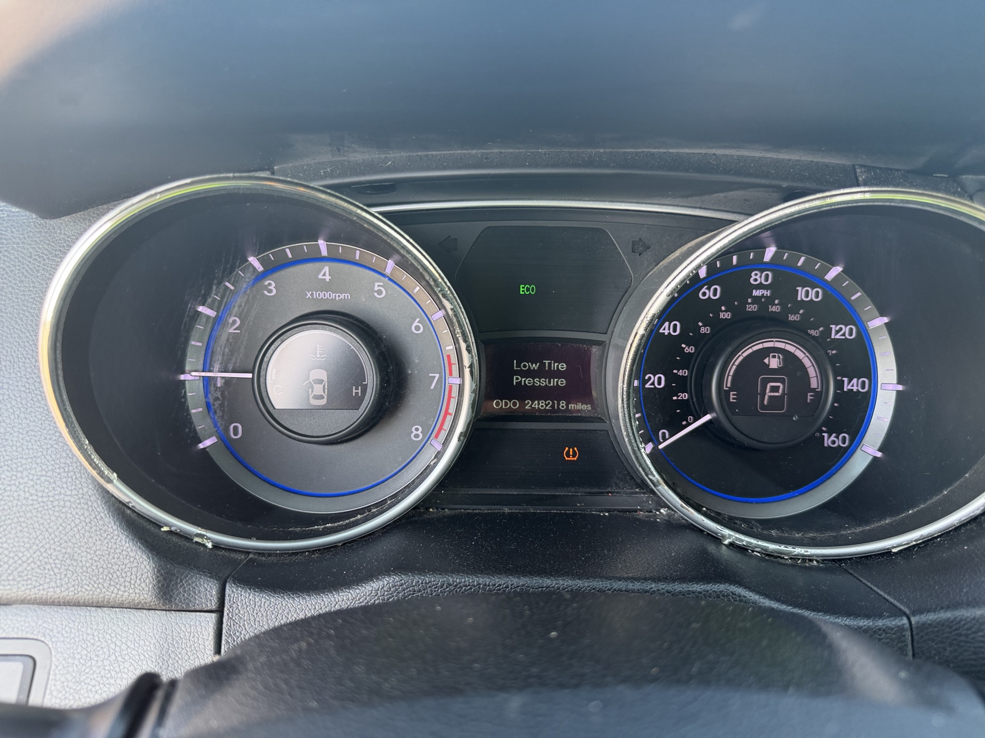 2012 hyundai sonata gls-manual with 248219 miles for sale near St. Louis, Missouri 106795_43_gauge_cluster.jpg