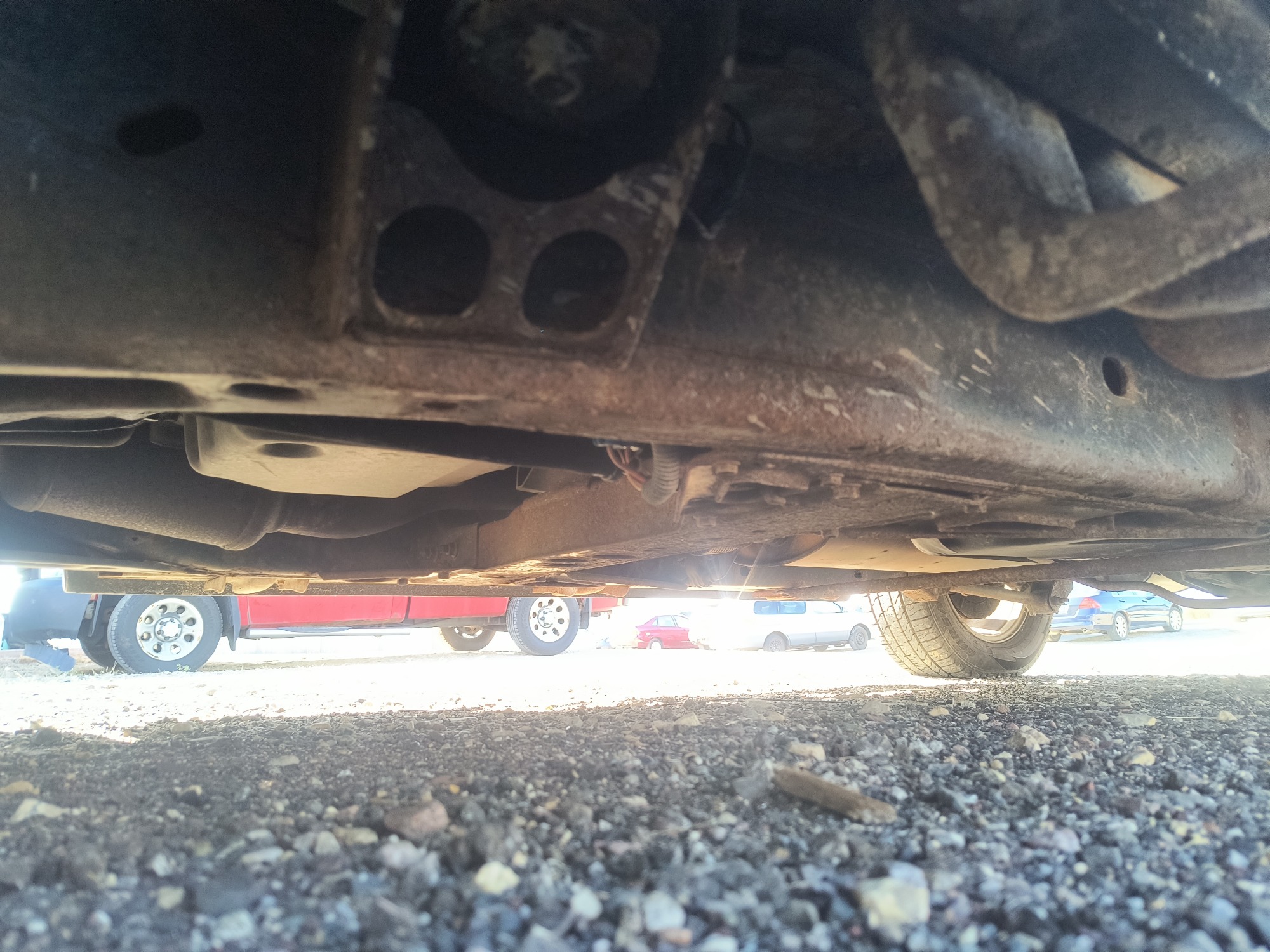 2006 gmc envoy sle-4wd with 210208 miles for sale near Elk River, Minnesota 106796_17_undercar_drv_side.jpg
