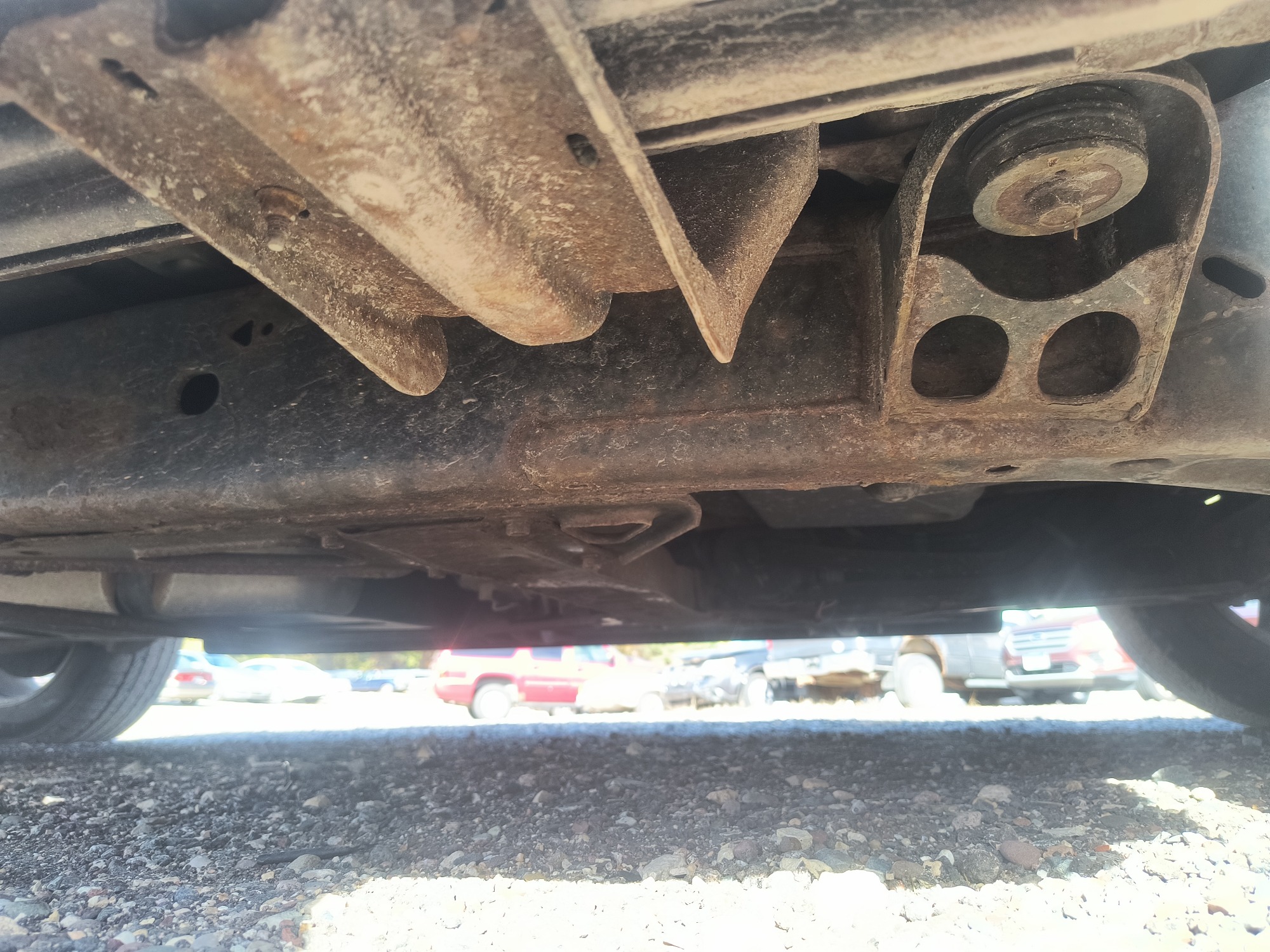 2006 gmc envoy sle-4wd with 210208 miles for sale near Elk River, Minnesota 106796_21_undercar_pass_side.jpg