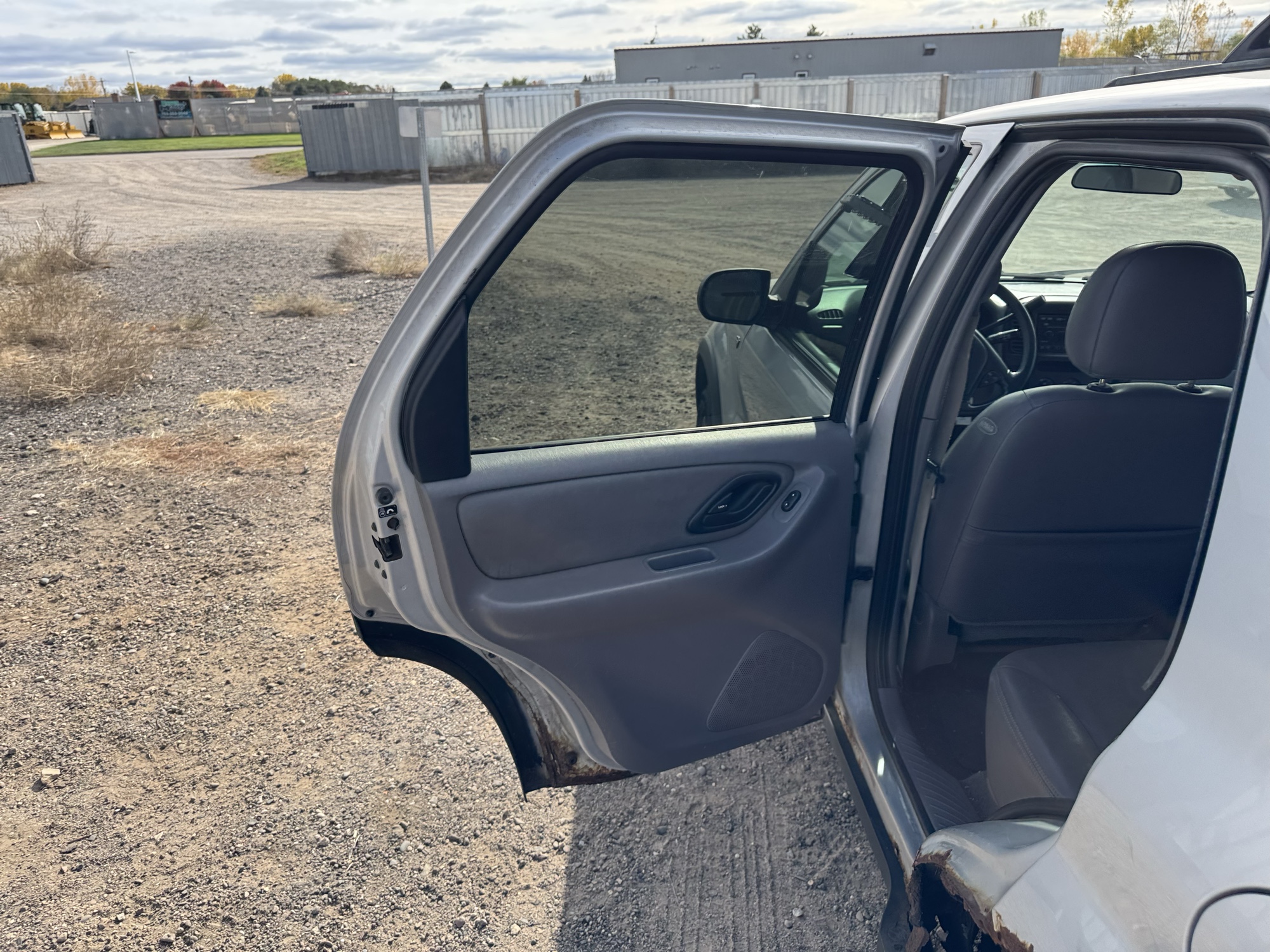 2002 ford escape xlt-choice-4wd with 133830 miles for sale near Elk River, Minnesota 106797_25_drv_rear_door_panel.jpg