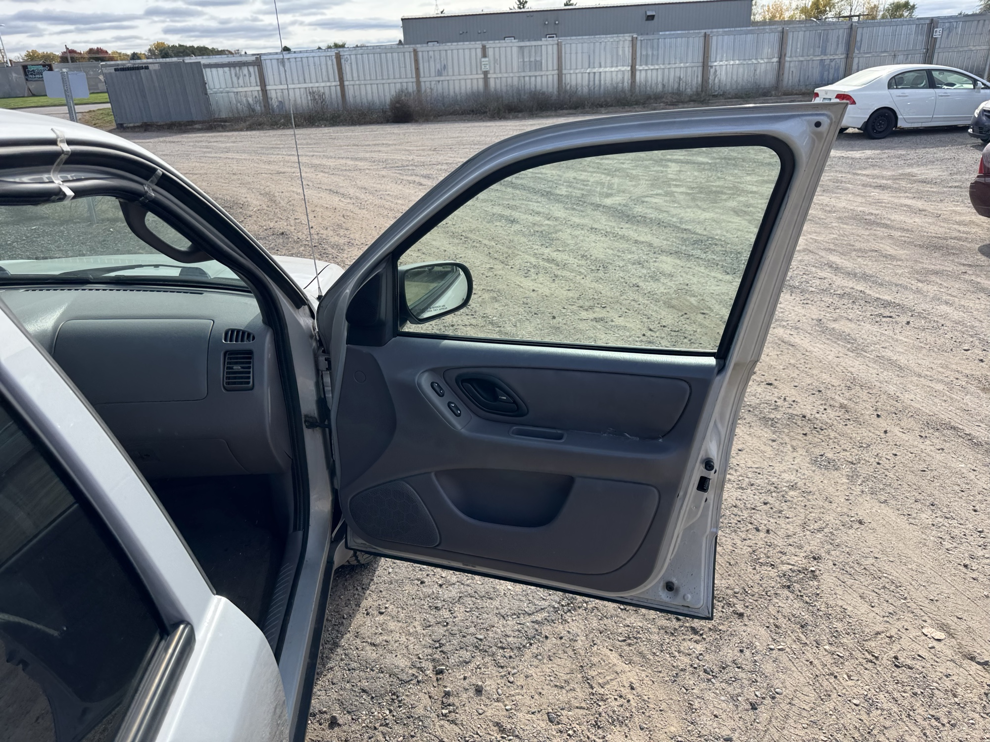 2002 ford escape xlt-choice-4wd with 133830 miles for sale near Elk River, Minnesota 106797_32_passenger_door_panel.jpg