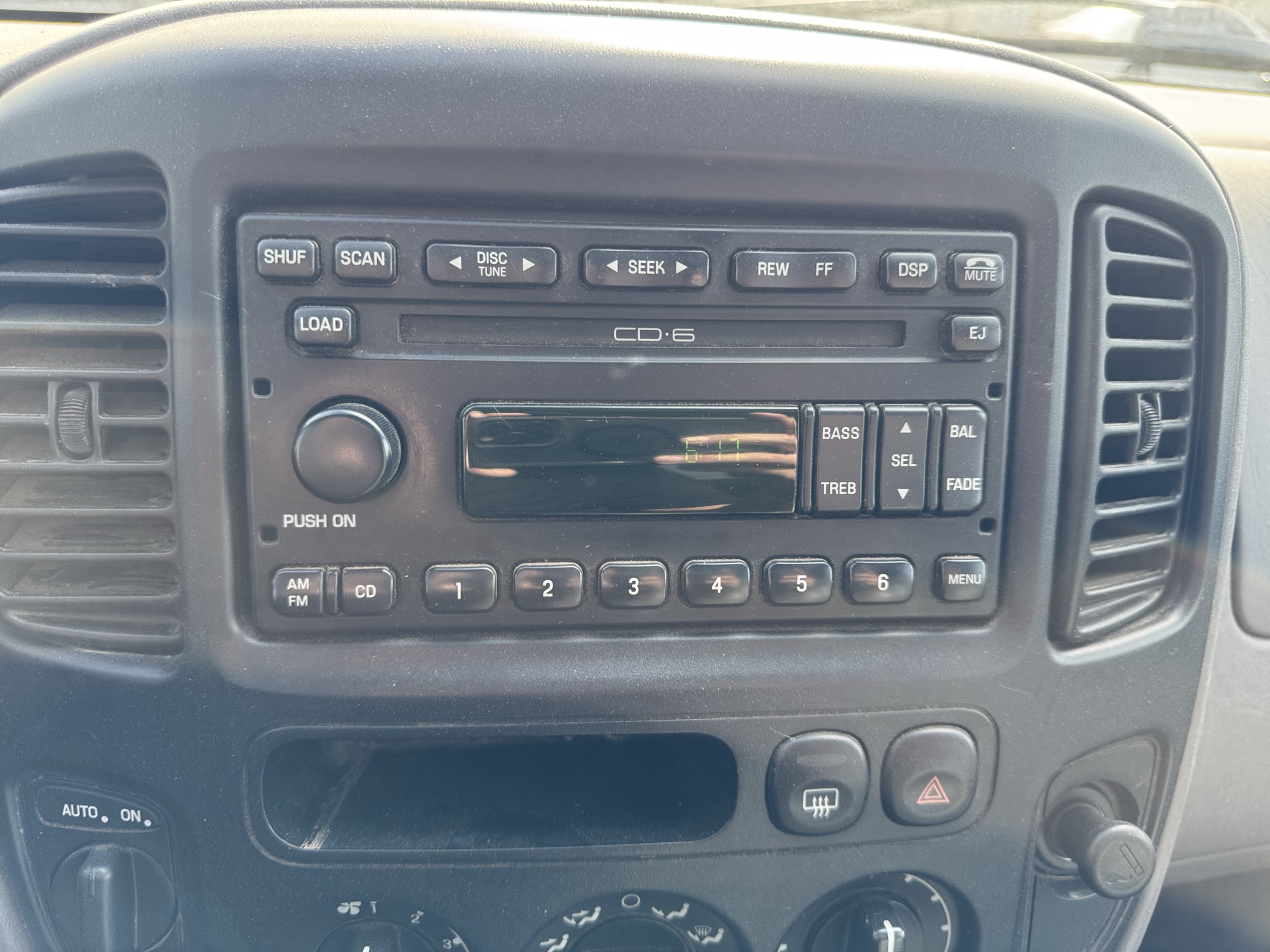 2002 ford escape xlt-choice-4wd with 133830 miles for sale near Elk River, Minnesota 106797_39_radio_closeup.jpg