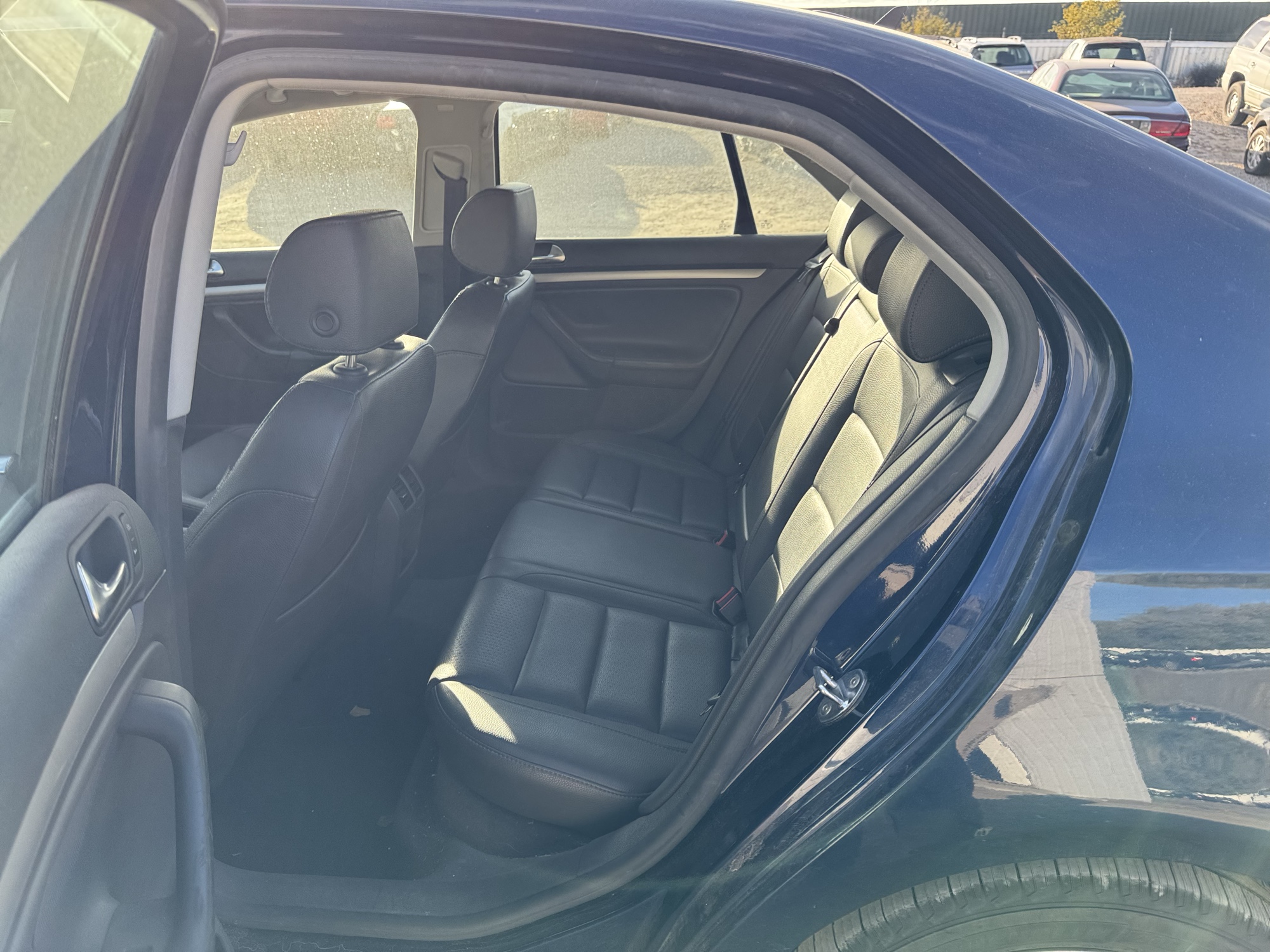 2006 volkswagen jetta 2.5l with 167772 miles for sale near Elk River, Minnesota 106799_24_drv_rear_seat.jpg