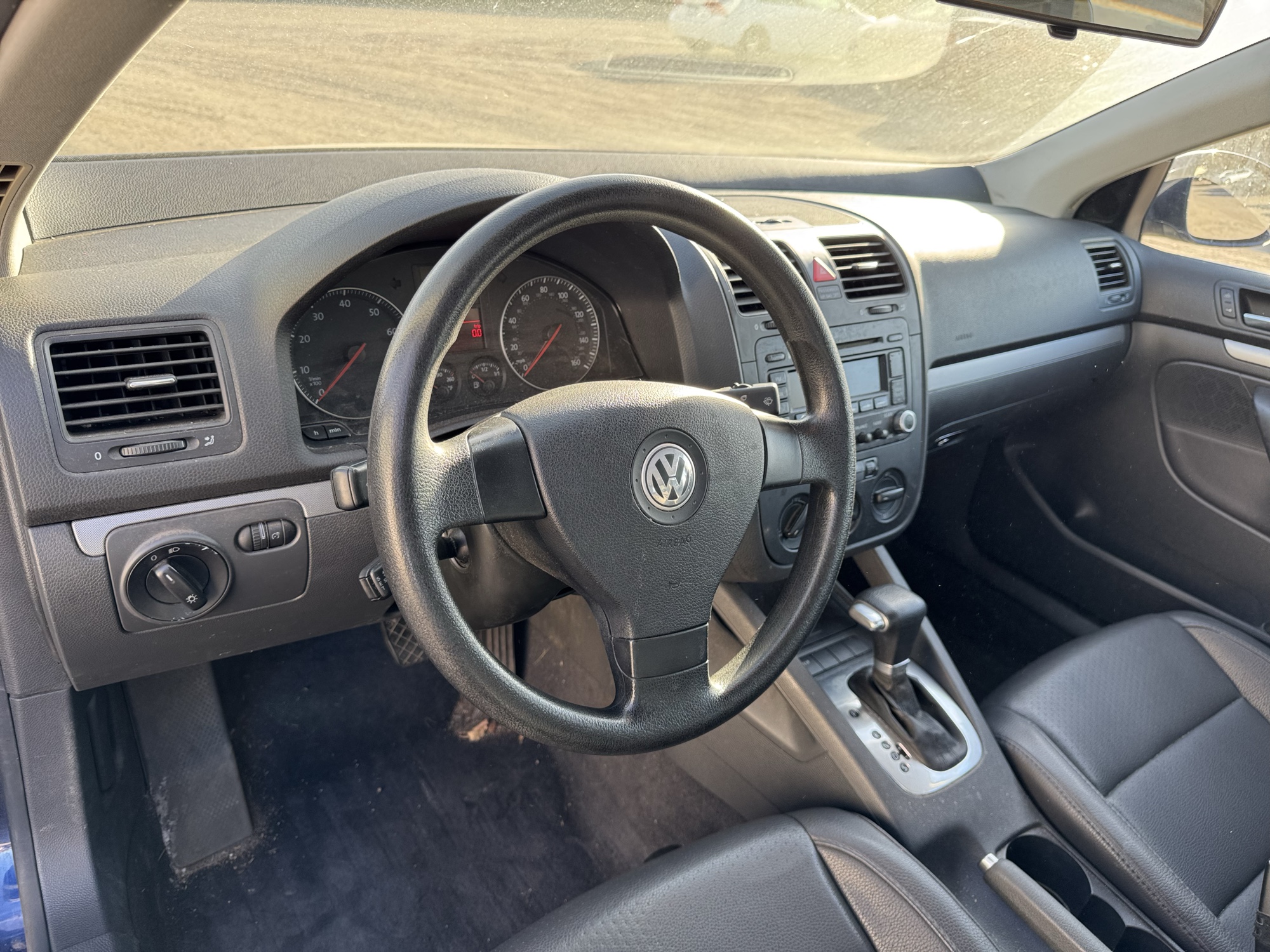 2006 volkswagen jetta 2.5l with 167772 miles for sale near Elk River, Minnesota 106799_33_dash_from_driver.jpg