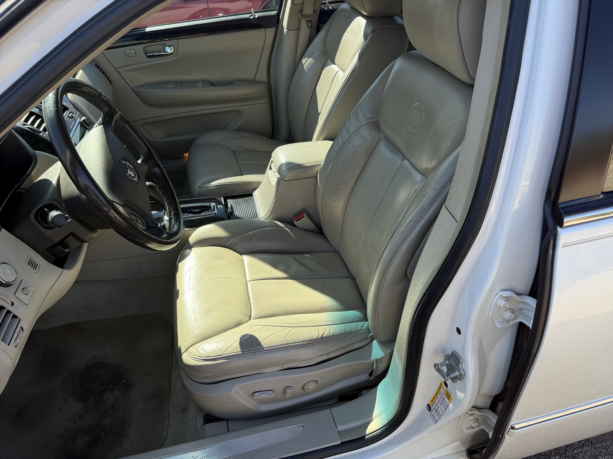 2008 cadillac dts luxury-iii with 135757 miles for sale near Elk River, Minnesota 106800_22_driver_seat.jpg