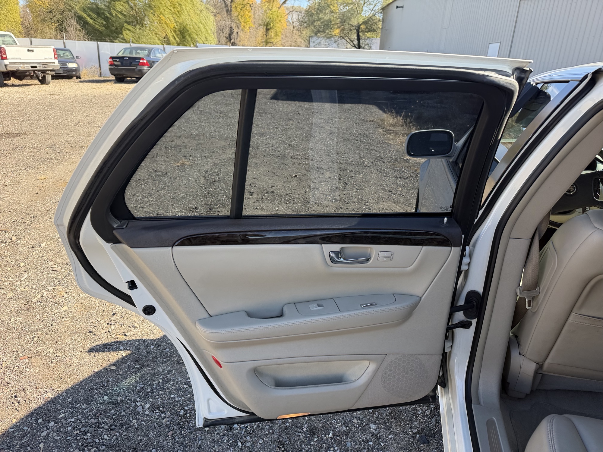 2008 cadillac dts luxury-iii with 135757 miles for sale near Elk River, Minnesota 106800_25_drv_rear_door_panel.jpg