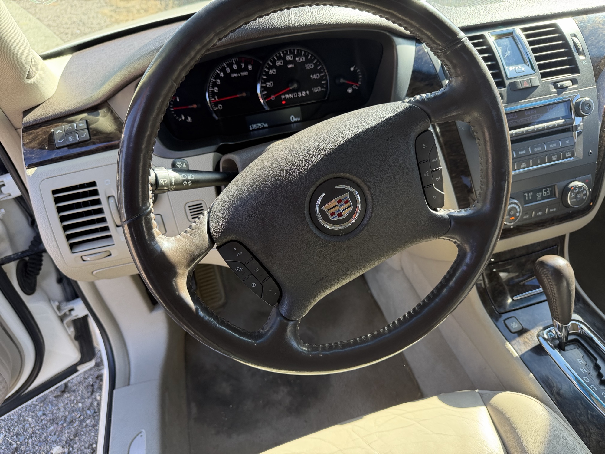 2008 cadillac dts luxury-iii with 135757 miles for sale near Elk River, Minnesota 106800_36_steering_wheel.jpg
