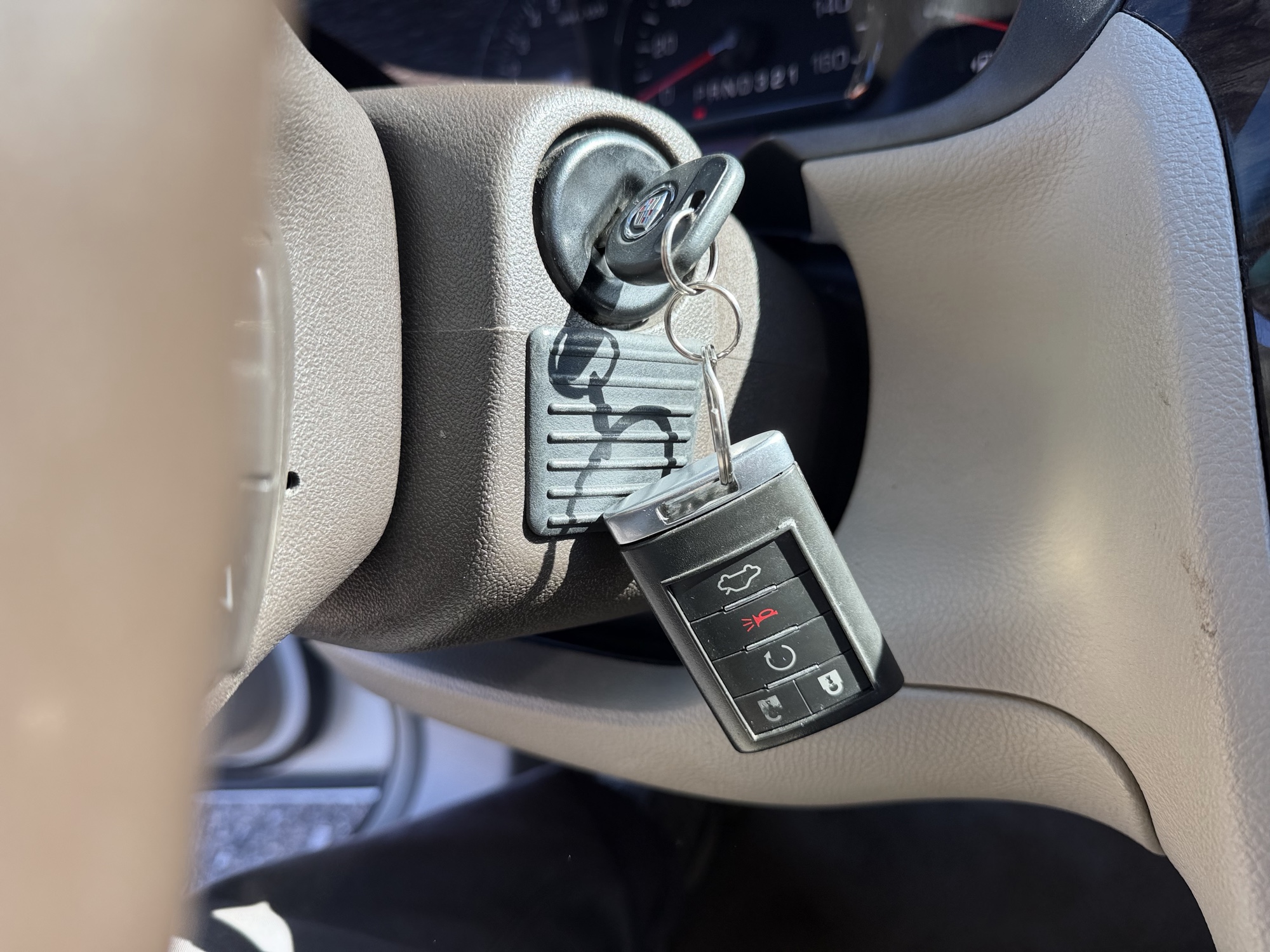 2008 cadillac dts luxury-iii with 135757 miles for sale near Elk River, Minnesota 106800_51_keys.jpg