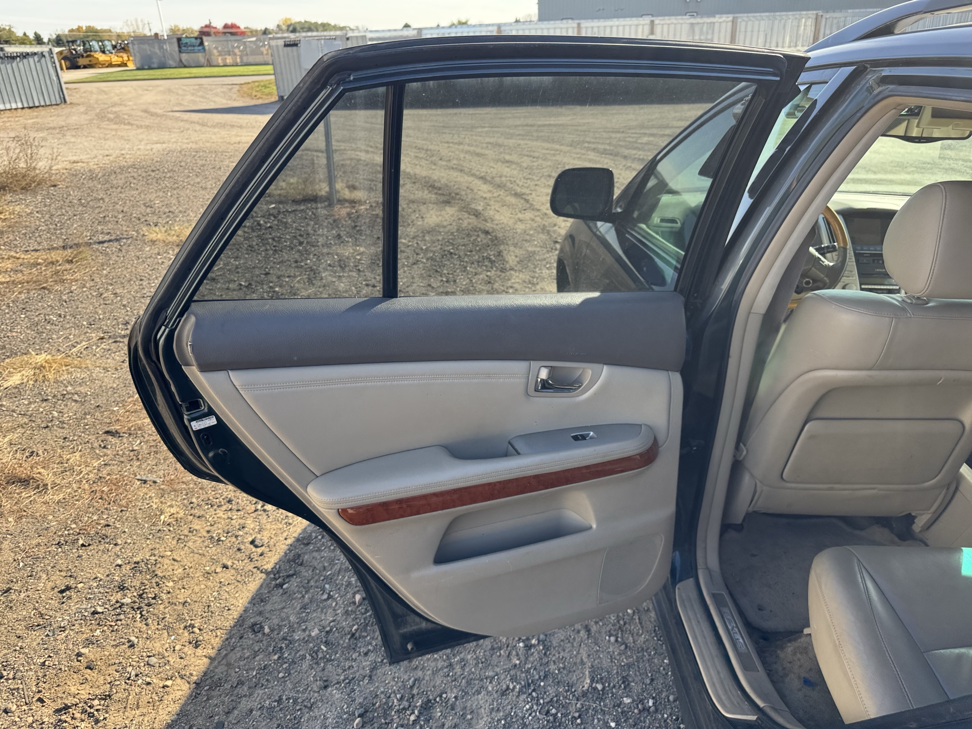 2005 lexus rx-330 awd with 236172 miles for sale near Elk River, Minnesota 106802_25_drv_rear_door_panel.jpg