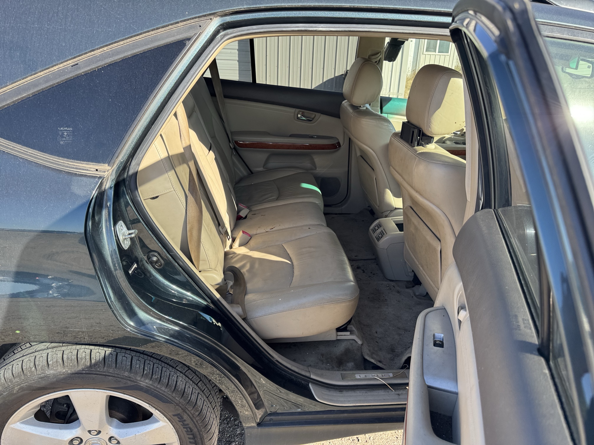 2005 lexus rx-330 awd with 236172 miles for sale near Elk River, Minnesota 106802_28_pass_rear_seat.jpg