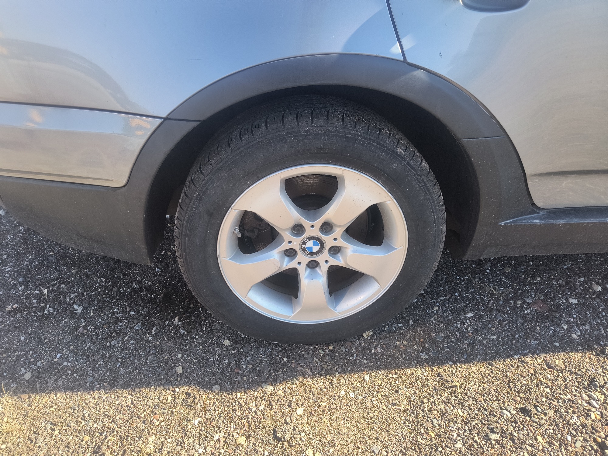 2007 bmw x3 3.0si with 143116 miles for sale near Elk River, Minnesota 106803_14_rear_pass_wheel.jpg