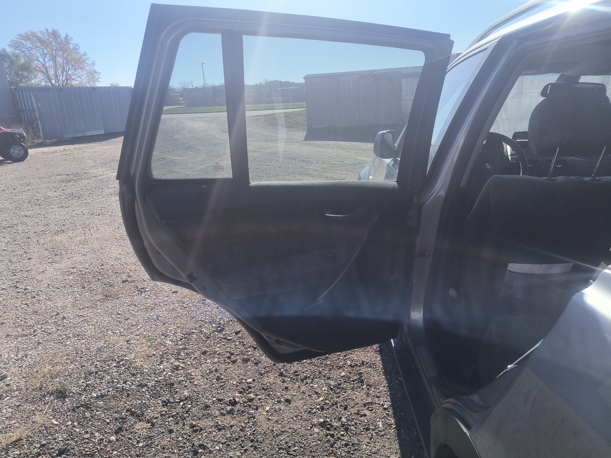 2007 bmw x3 3.0si with 143116 miles for sale near Elk River, Minnesota 106803_25_drv_rear_door_panel.jpg