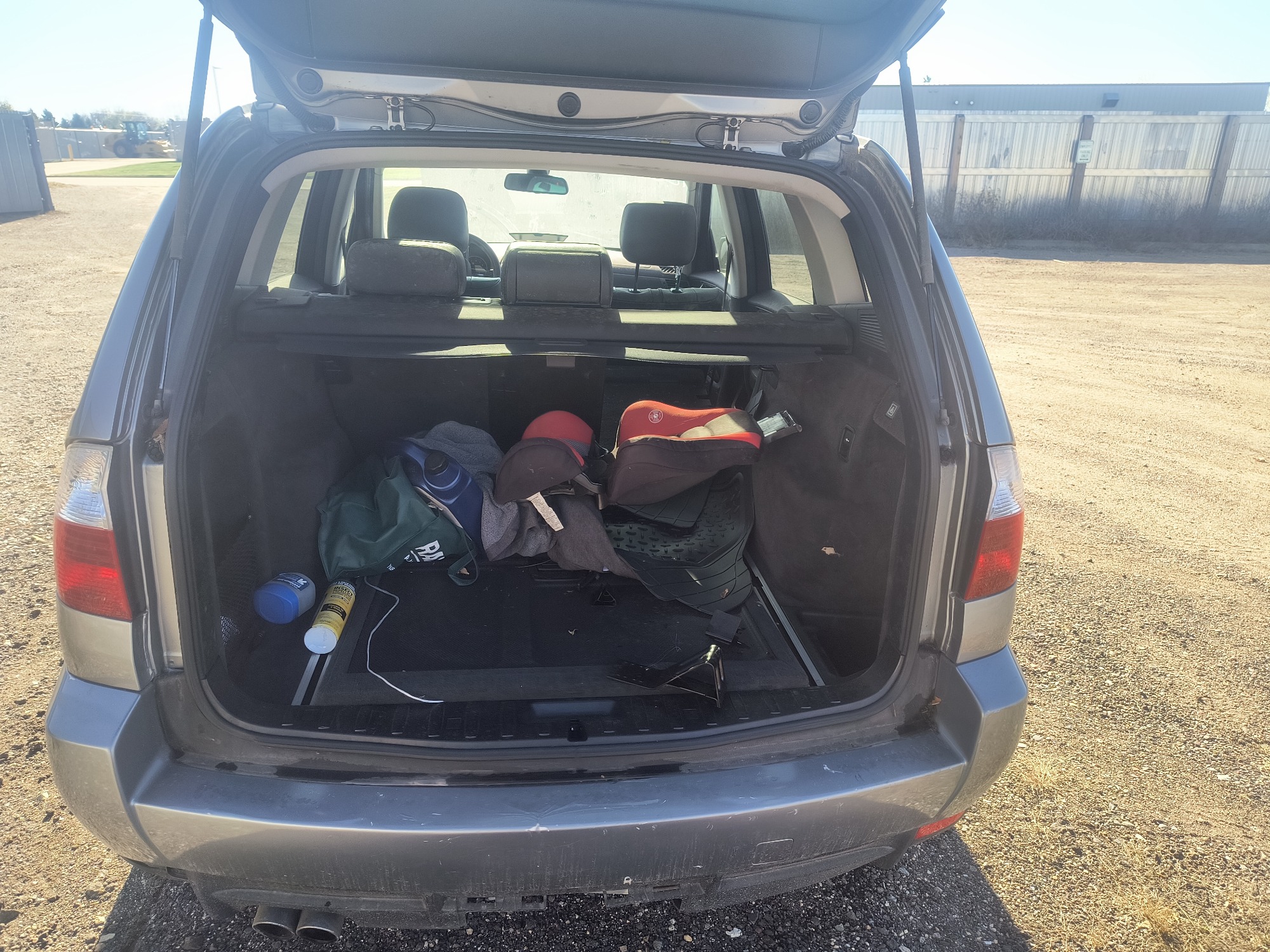 2007 bmw x3 3.0si with 143116 miles for sale near Elk River, Minnesota 106803_26_trunk.jpg