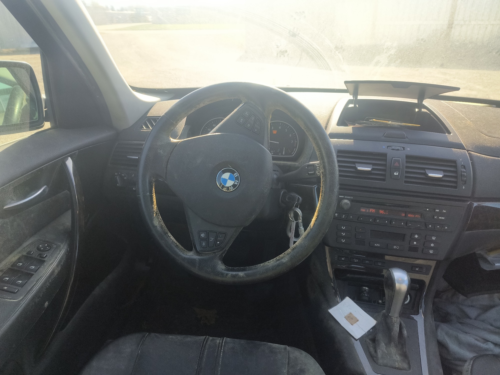 2007 bmw x3 3.0si with 143116 miles for sale near Elk River, Minnesota 106803_33_dash_from_driver.jpg